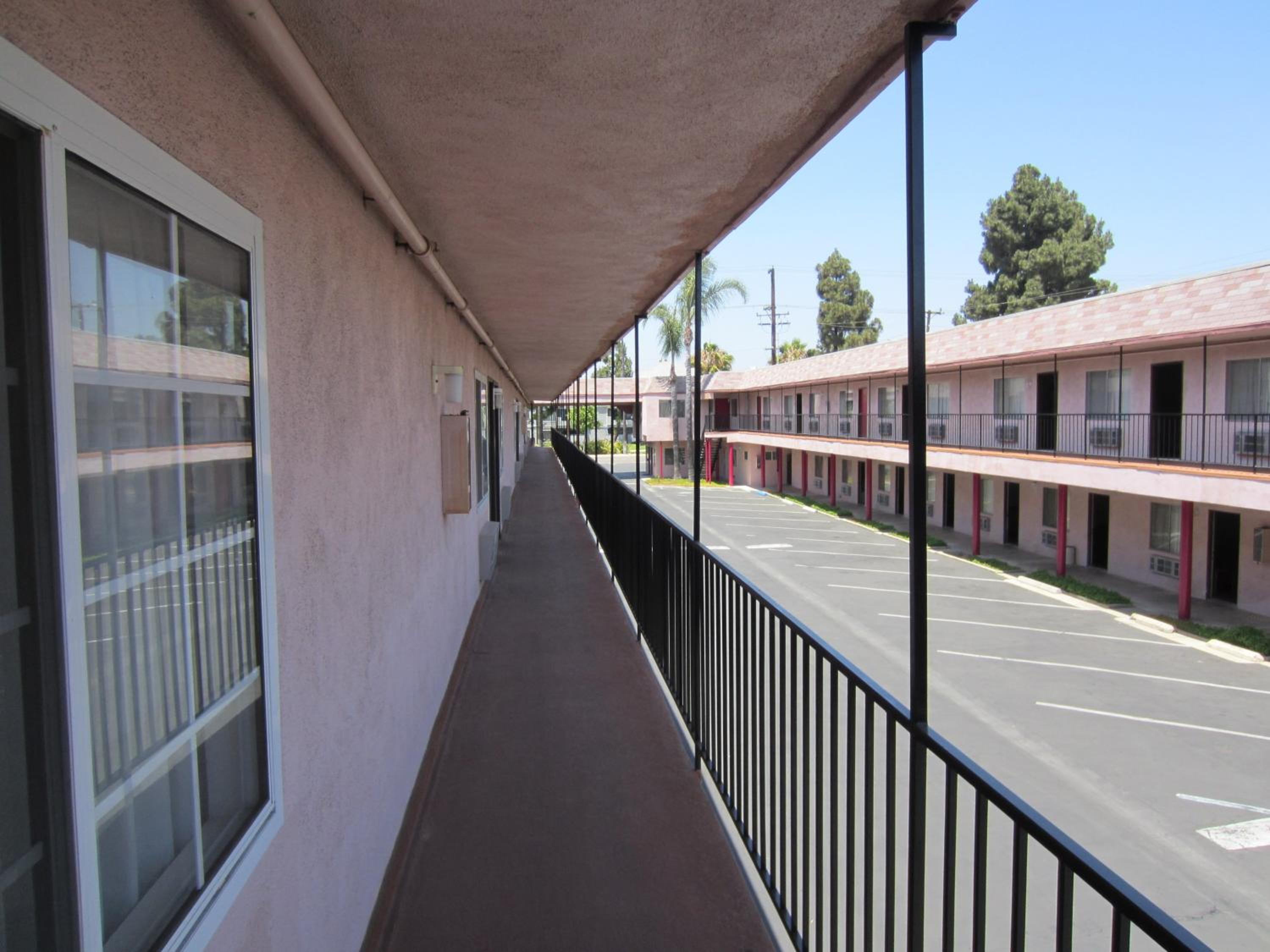 Welcome Inn & Suites Anaheim — photo 21