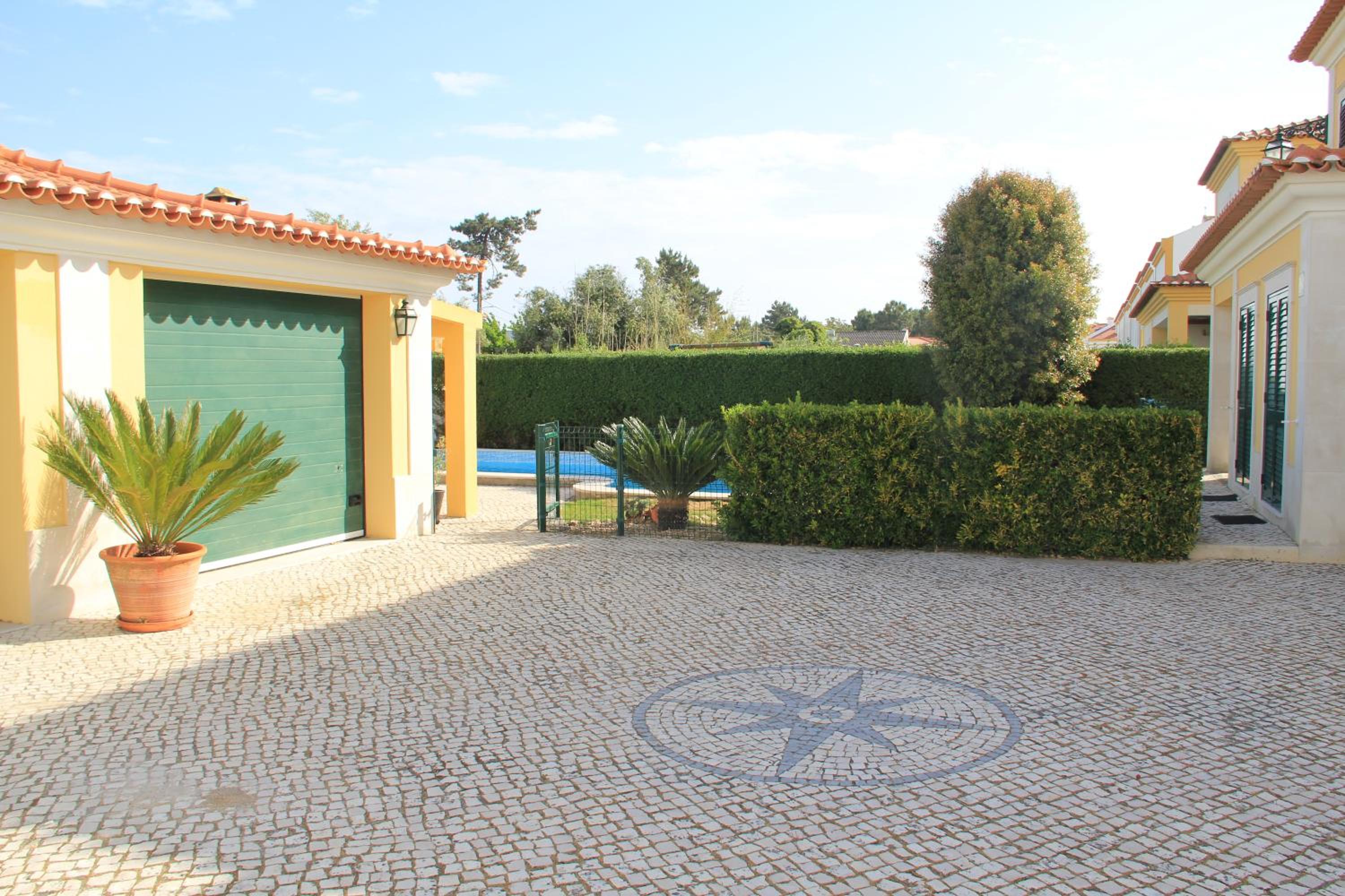 Spacious Villa in Azeitão (with private pool) view 3