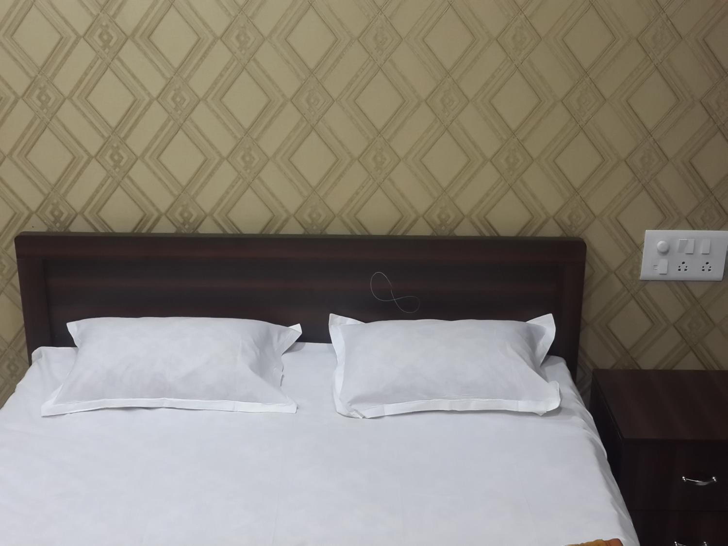 Aurangabad Vacations - Hotel Holiday Era - Property Image 1