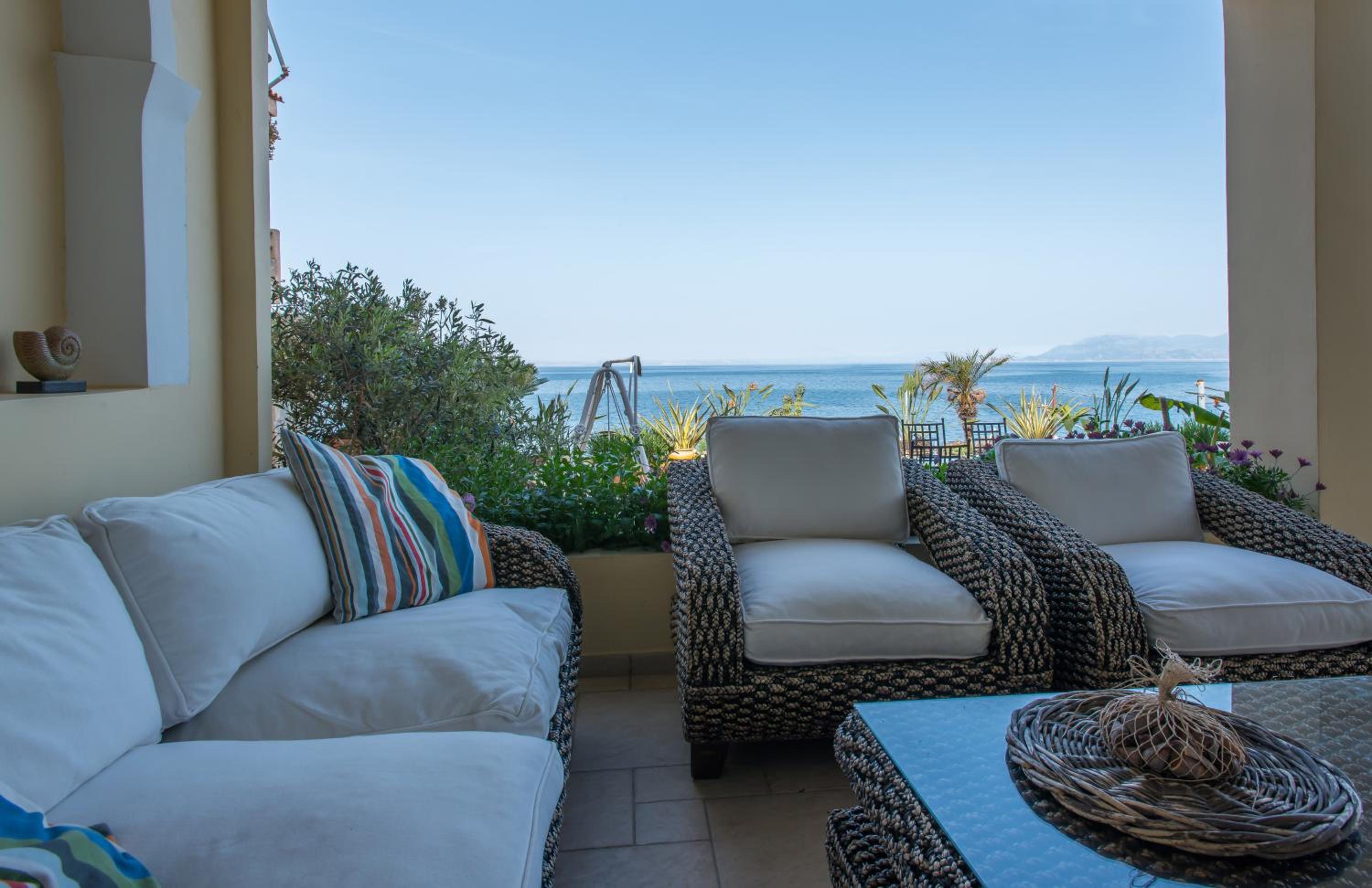Diamante Beachfront Suites