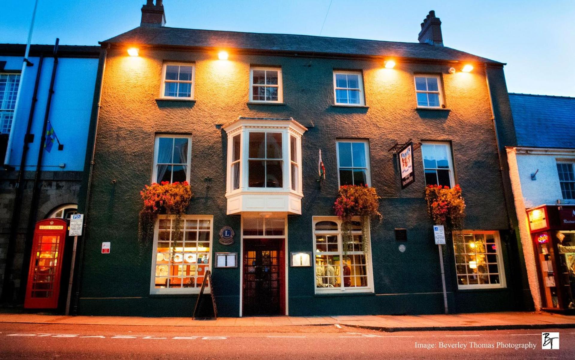 Pembroke Vacations - Old Kings Arms Hotel - Property Image 1