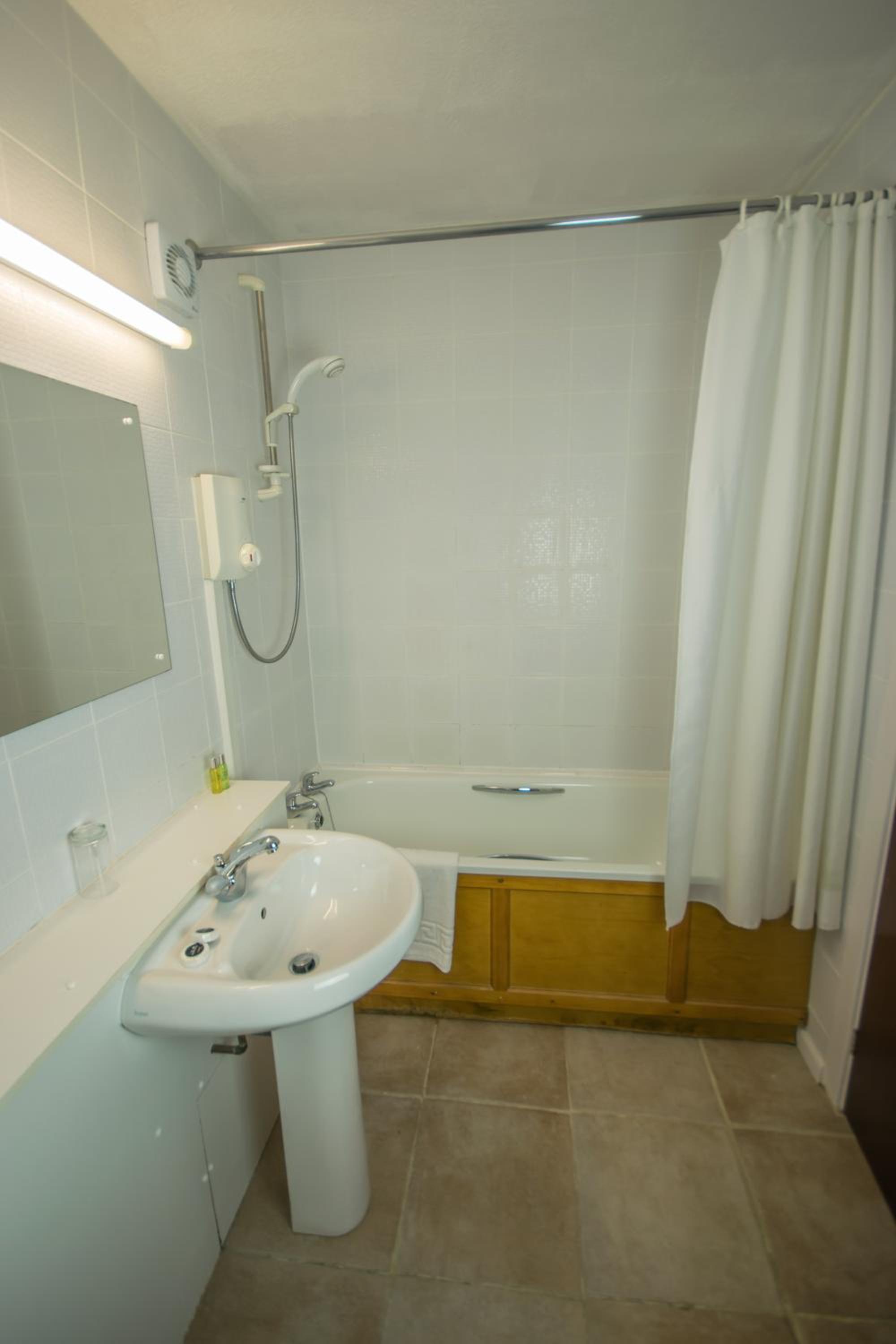 Pembroke Vacations - Old Kings Arms Hotel - Property Image 2