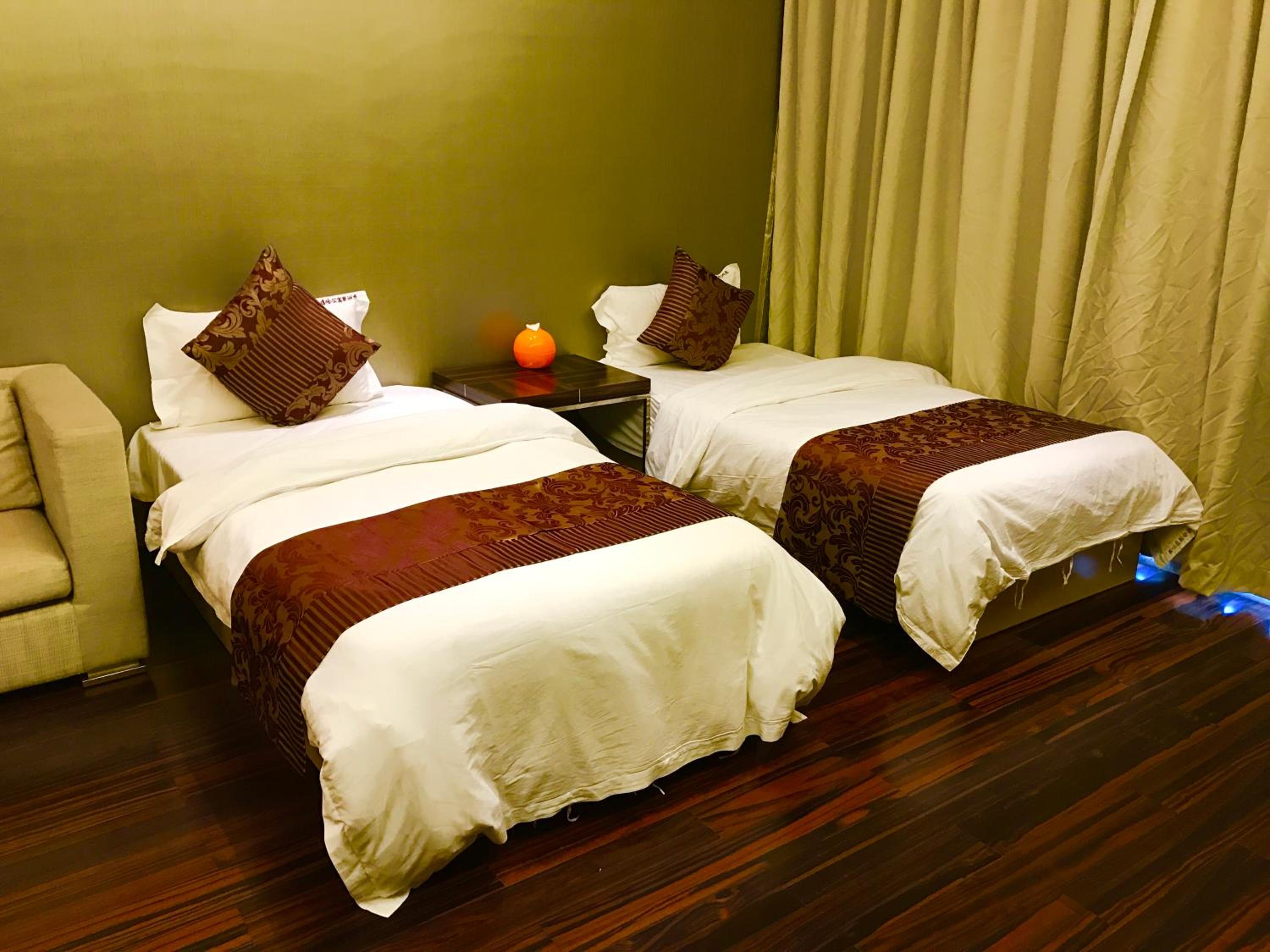 Checkinn International Apartment (GuangZhou PaZhou Poly World Trade Branch)