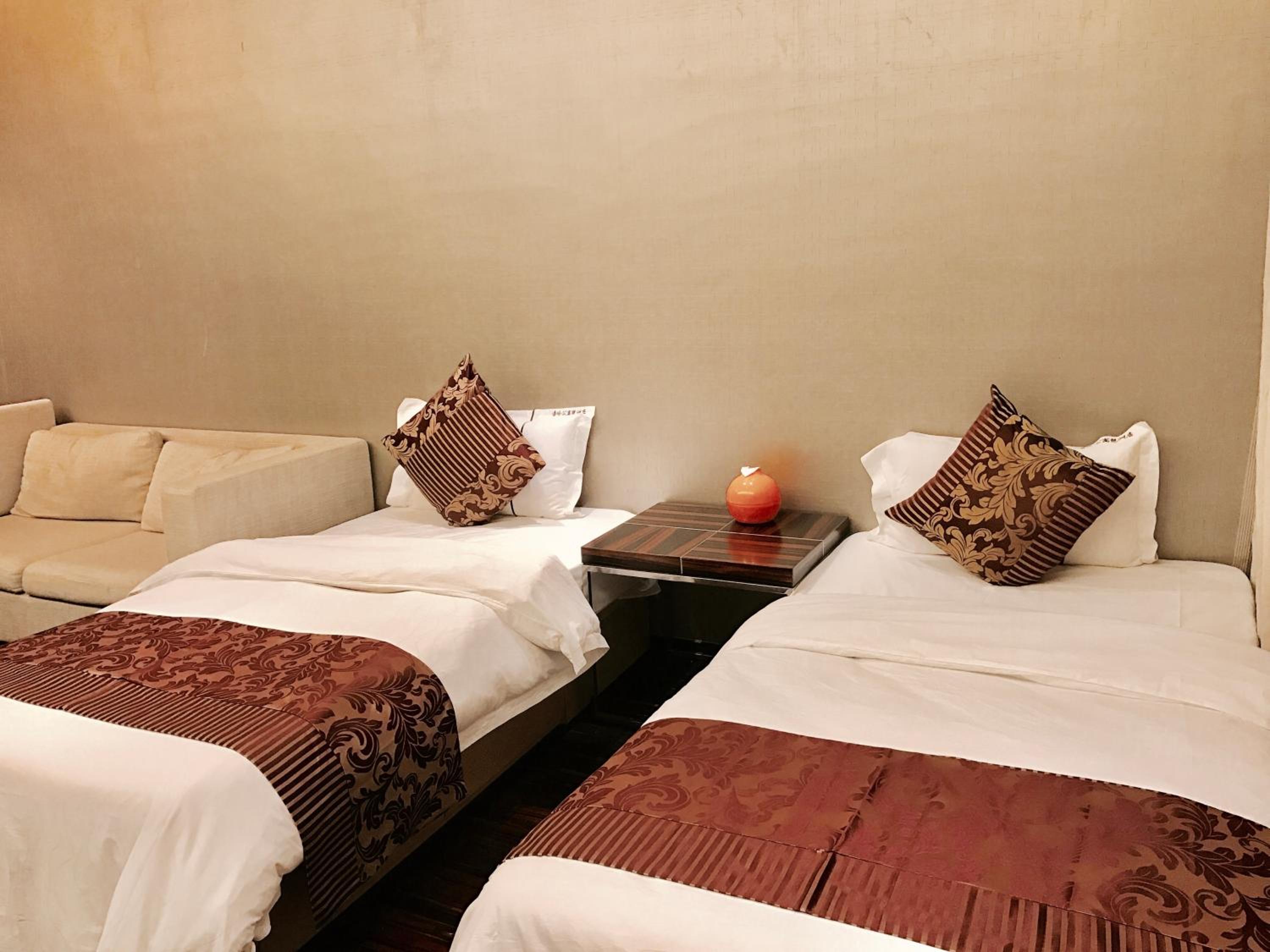 Checkinn International Apartment (GuangZhou PaZhou Poly World Trade Branch)