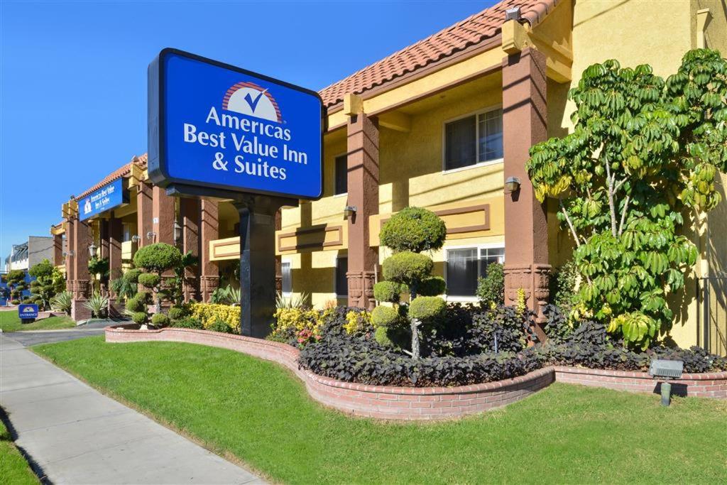 Hotel Americas Best Value Inn & Suites - Fontana - Image 1