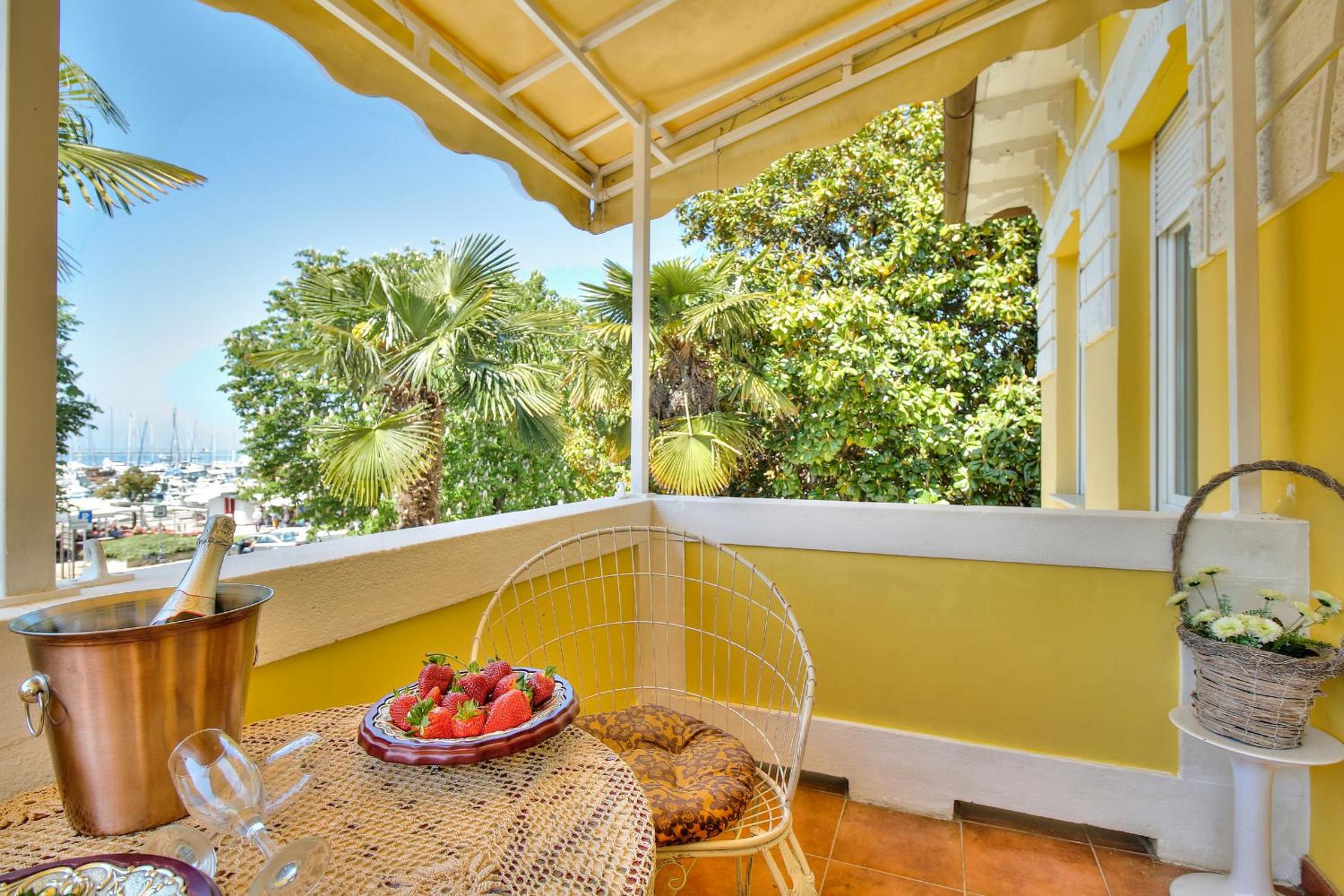 Sea View Boutique Apartman Villa Mediteran near Beach & Old Town view 4