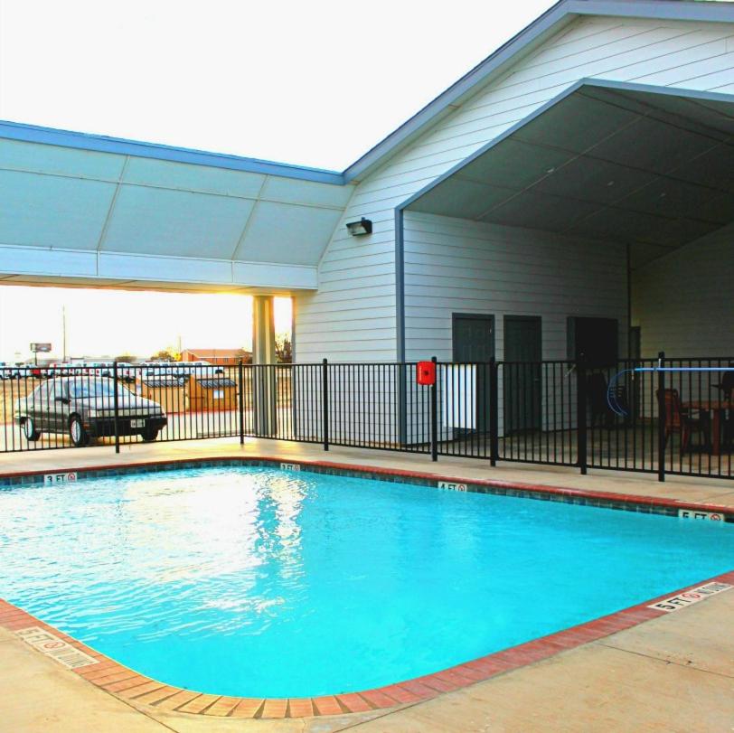Southern Inn & Suites Lamesa view 4