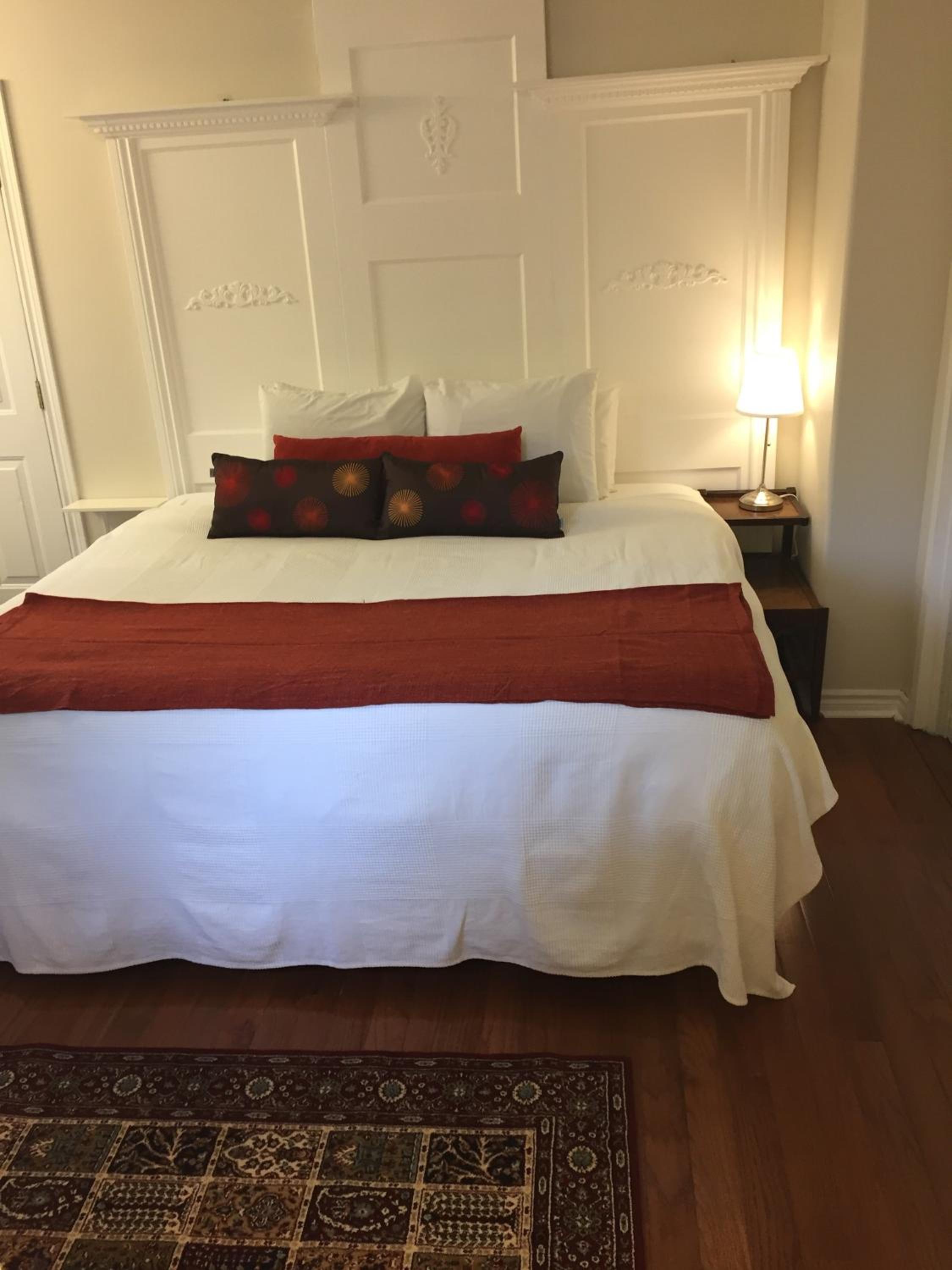 Ellis House Bed & Breakfast