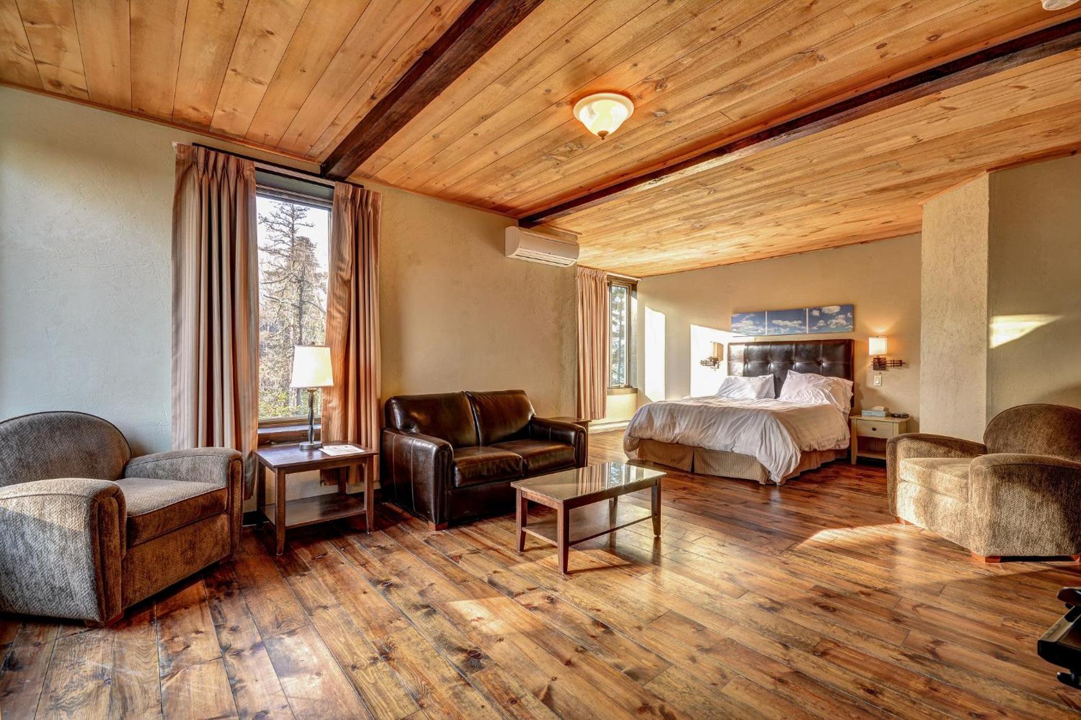 Les Condos Du Lac Taureau- Rooms & Condos