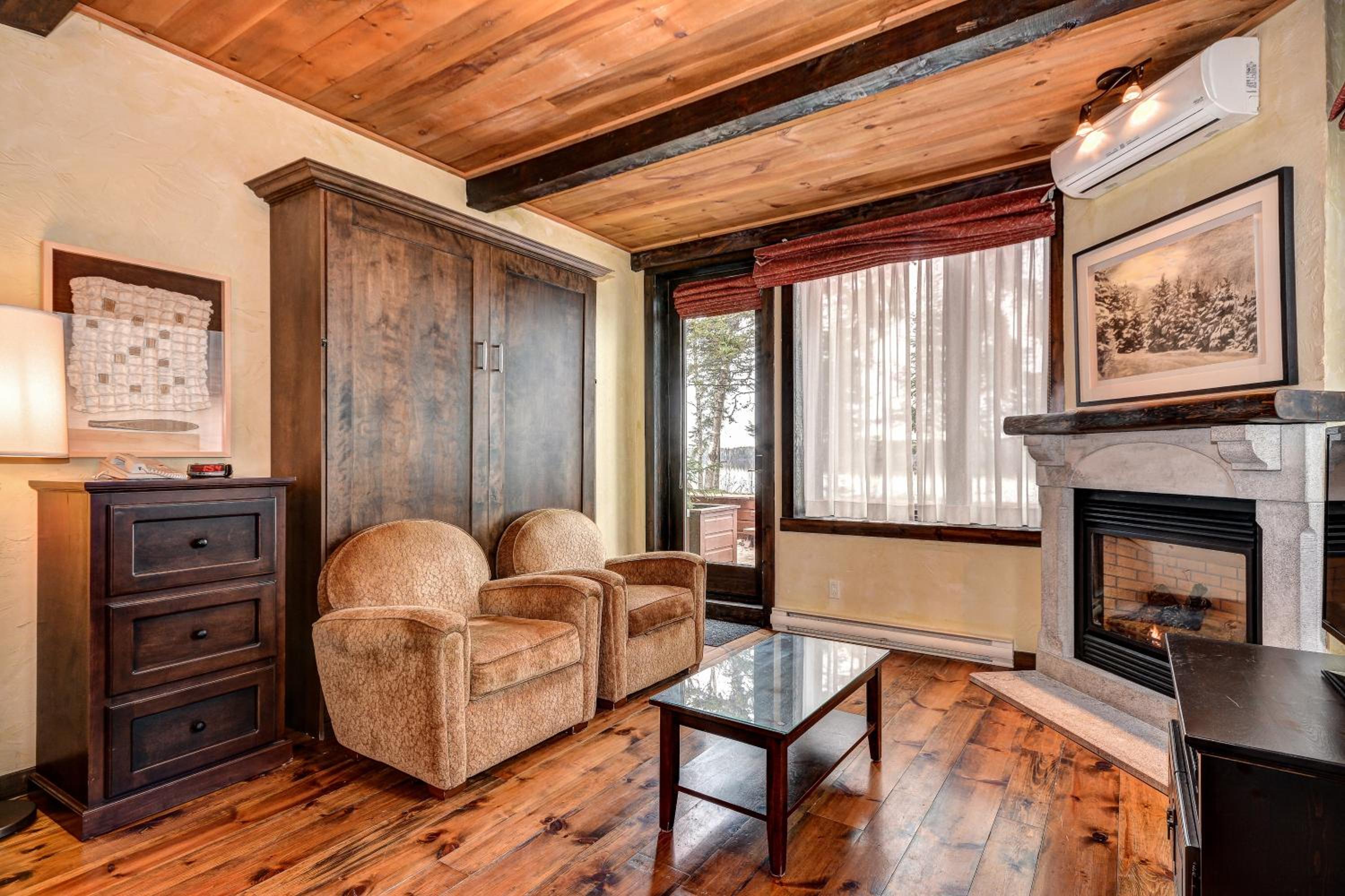 Les Condos Du Lac Taureau- Rooms & Condos