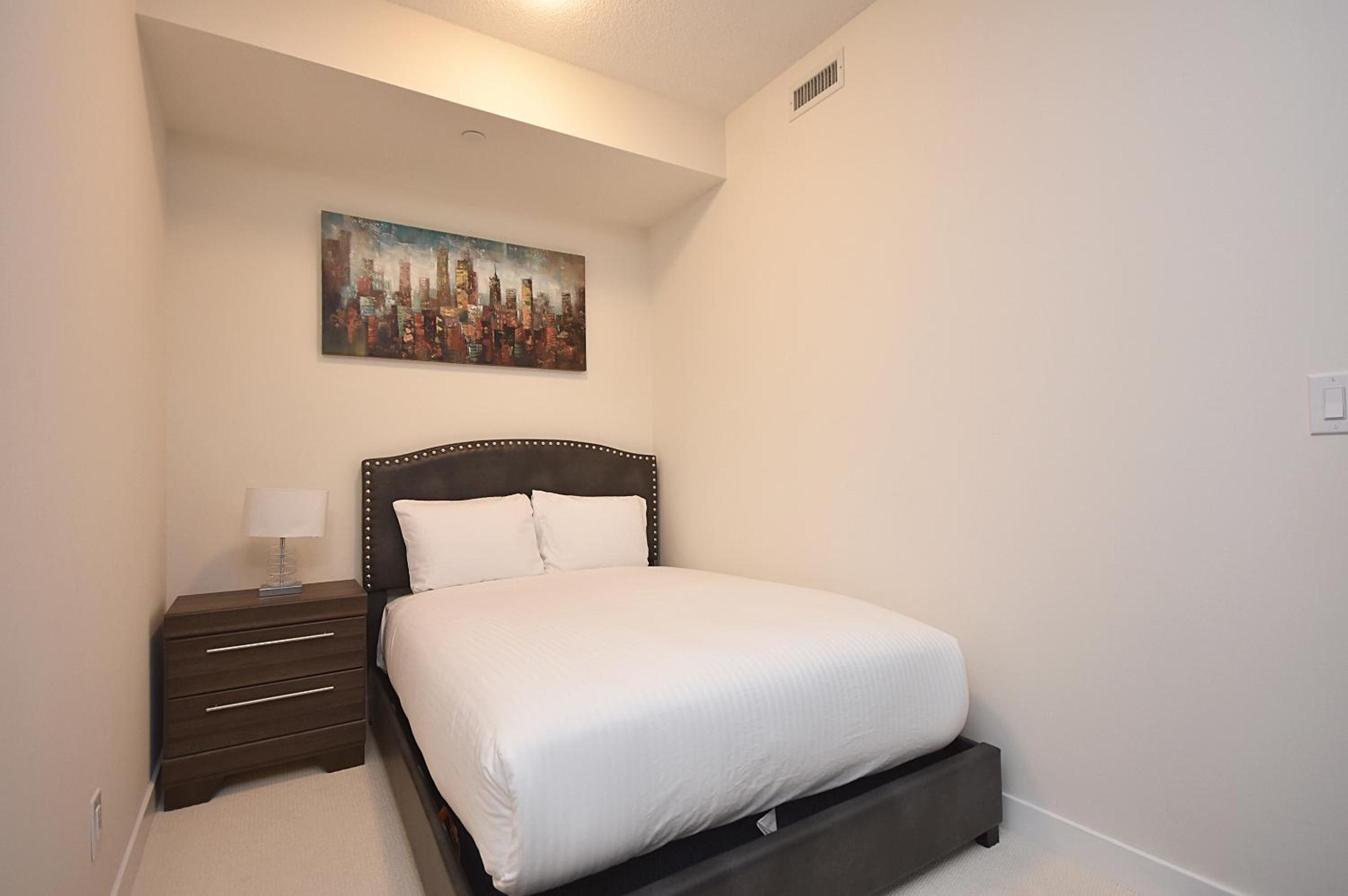 Royal Stays Furnished Apartments - Square One