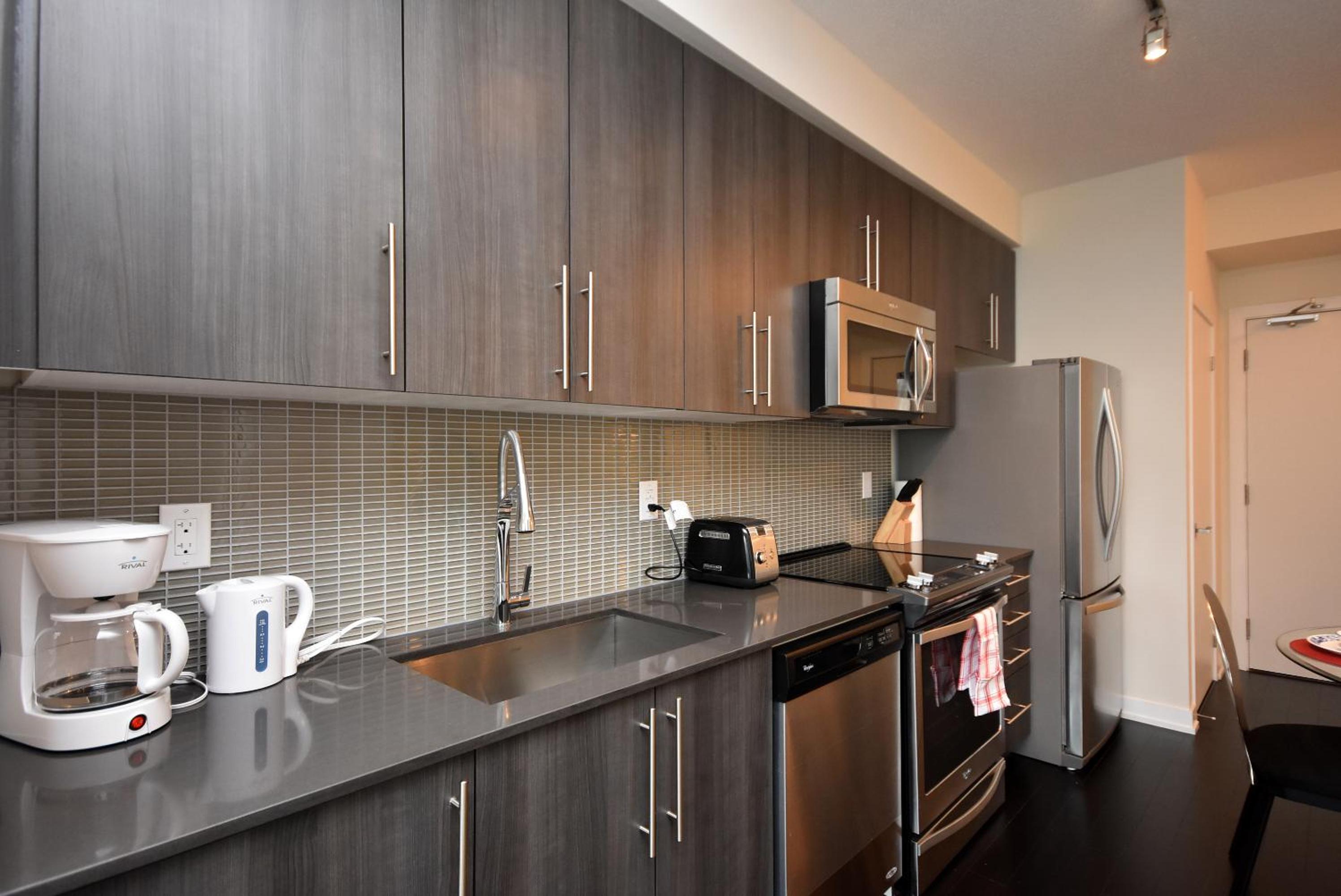 Royal Stays Furnished Apartments - Square One