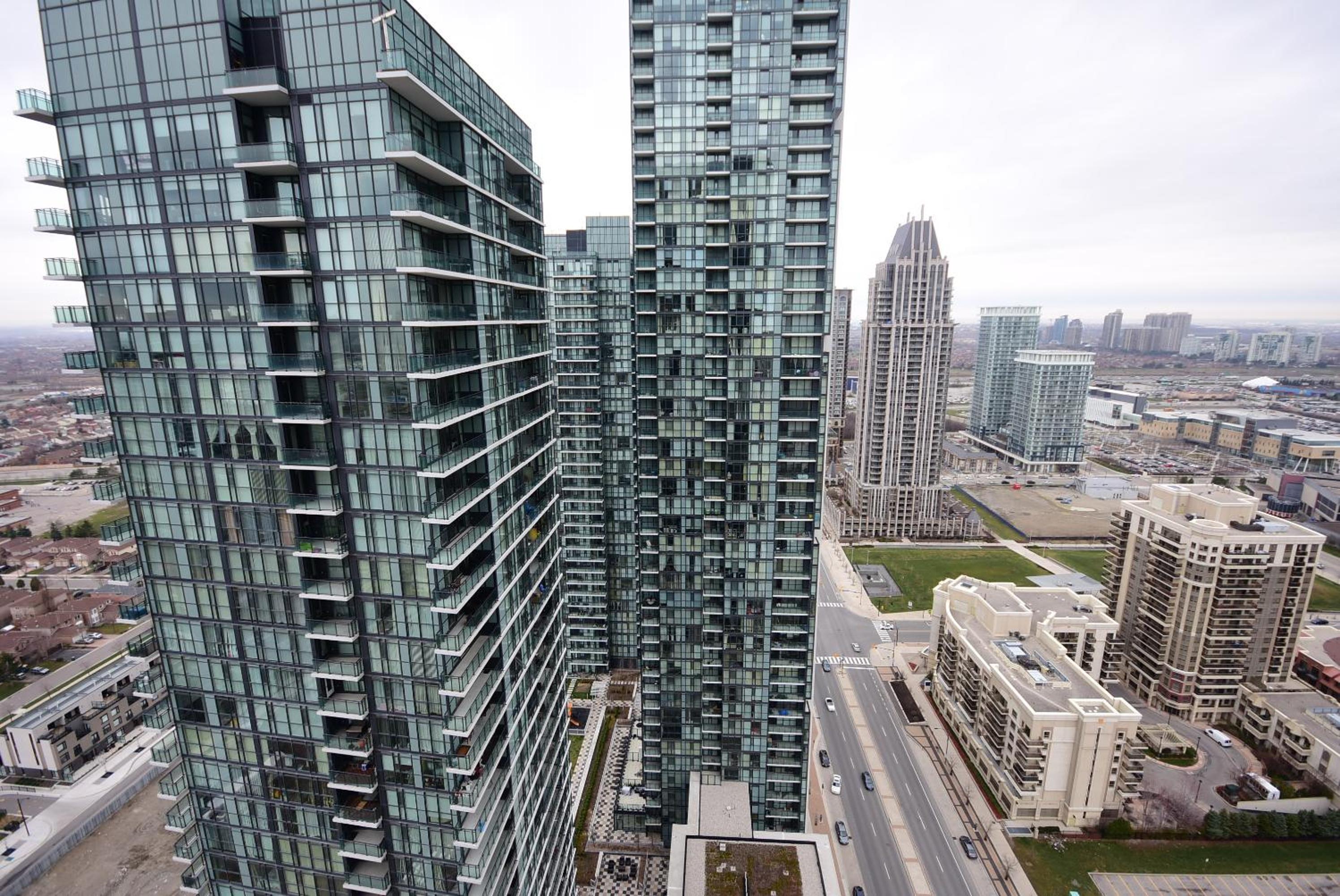 Royal Stays Furnished Apartments - Square One