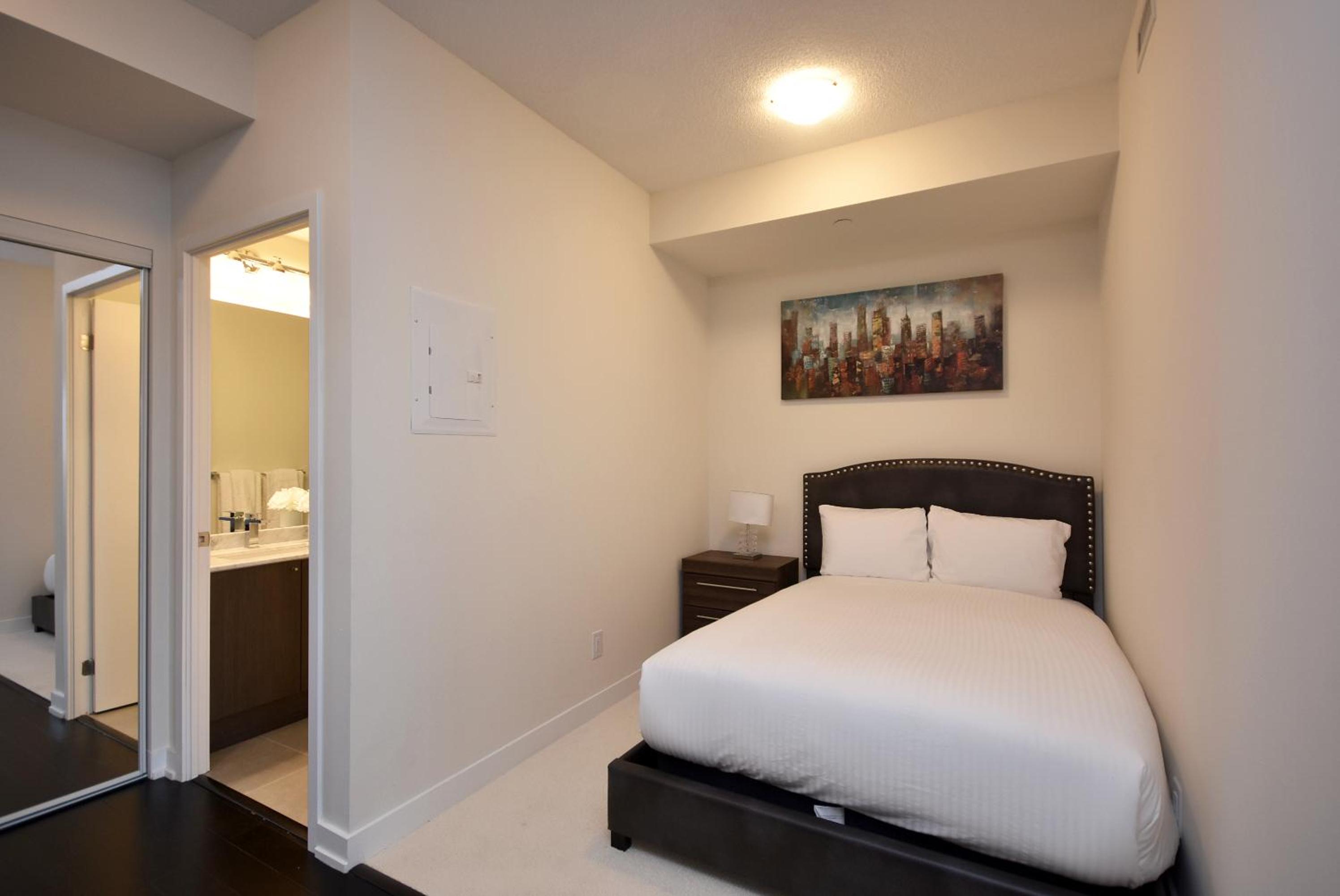 Royal Stays Furnished Apartments - Square One
