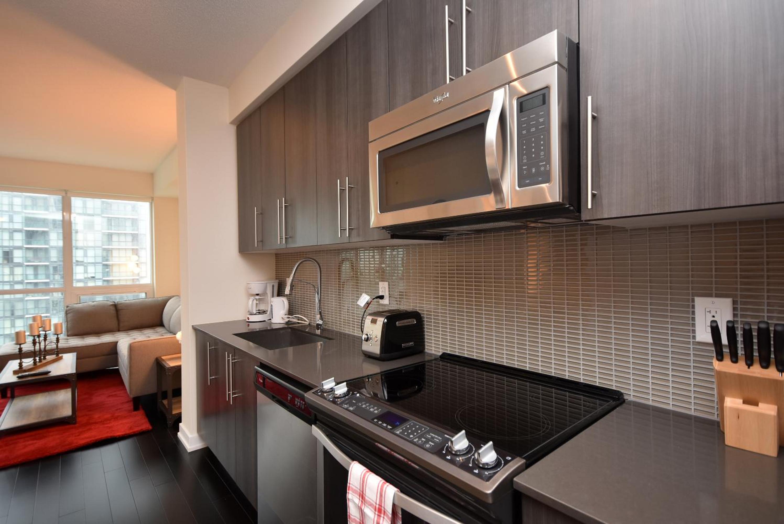 Royal Stays Furnished Apartments - Square One