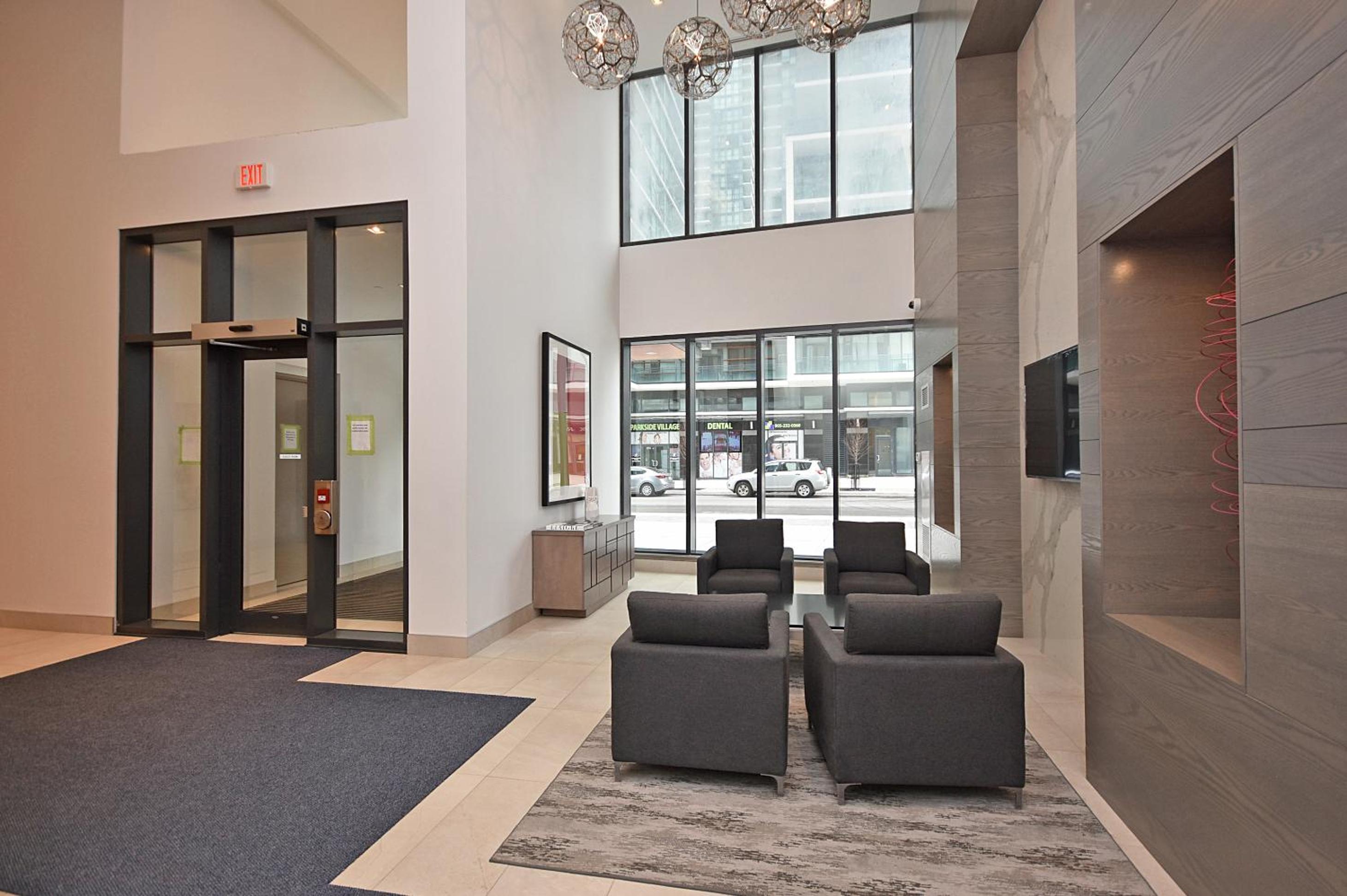 Royal Stays Furnished Apartments - Square One