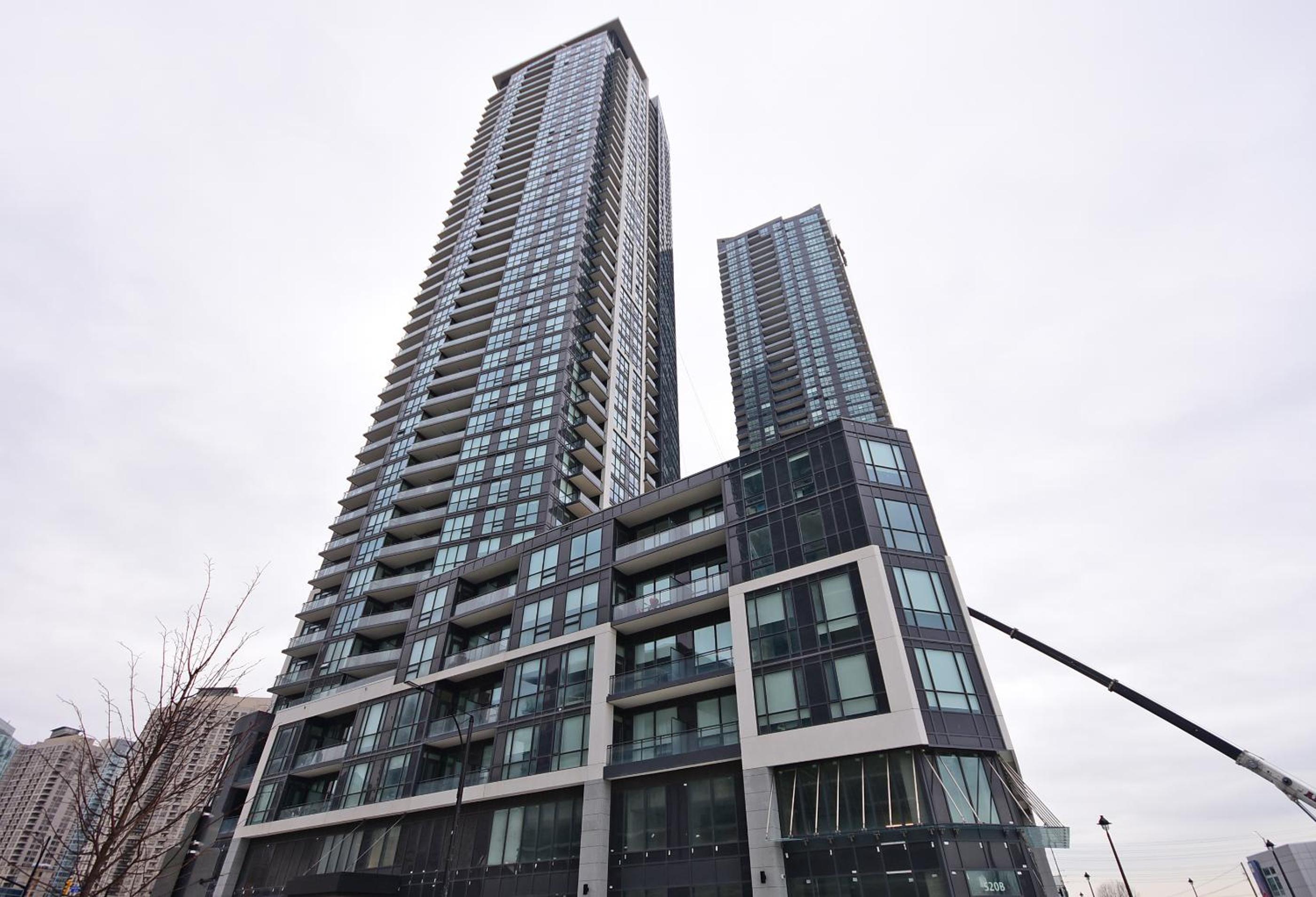Royal Stays Furnished Apartments - Square One