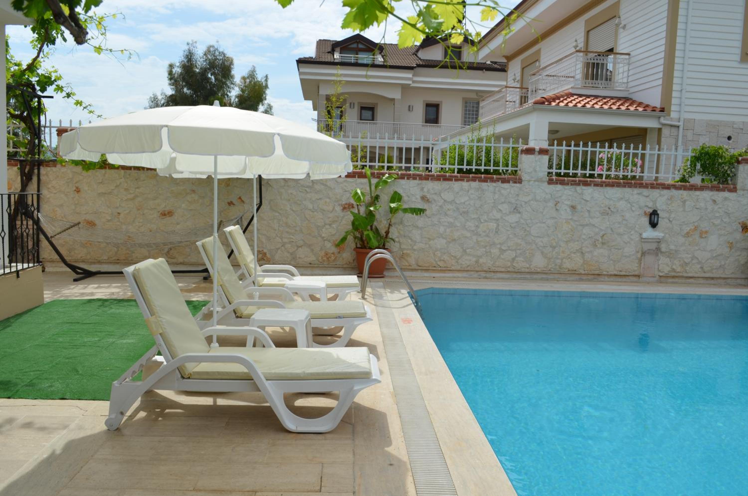 Cam Hotel - Image 17