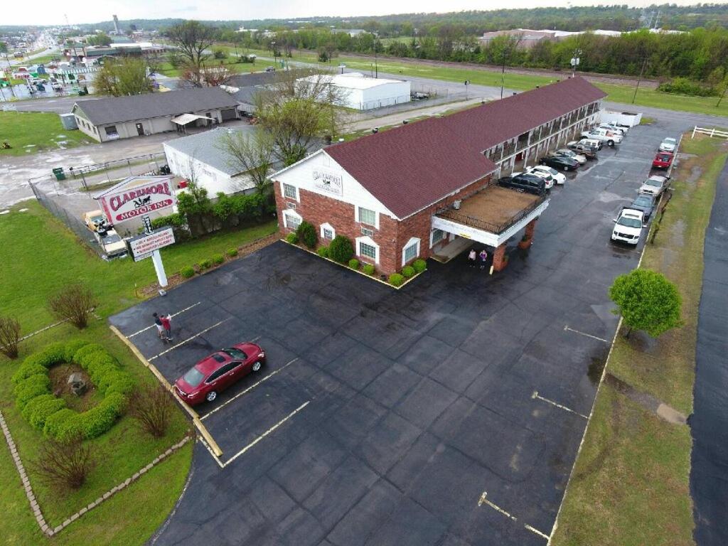 Claremore Motor Inn view 4