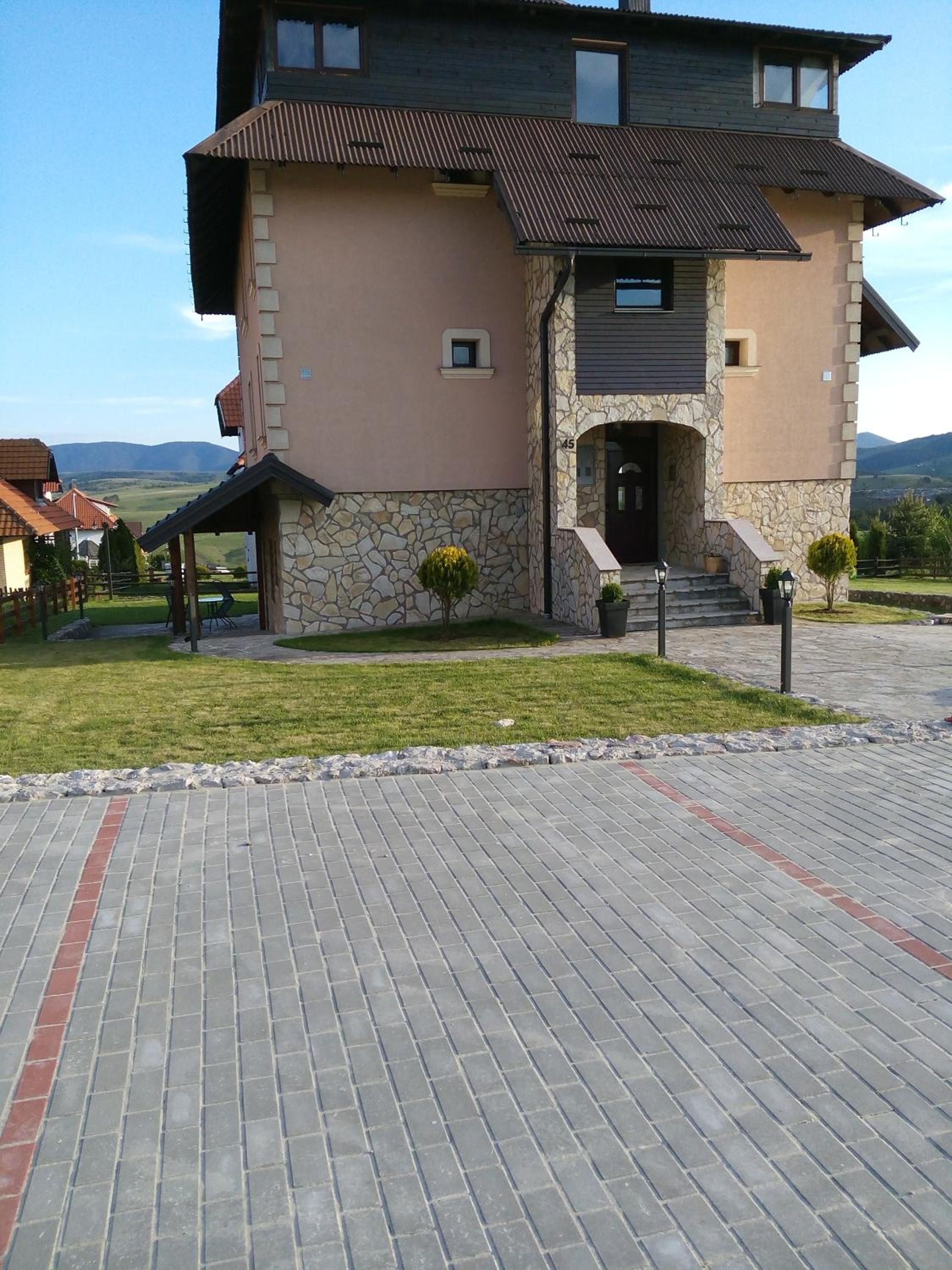 Photo 19