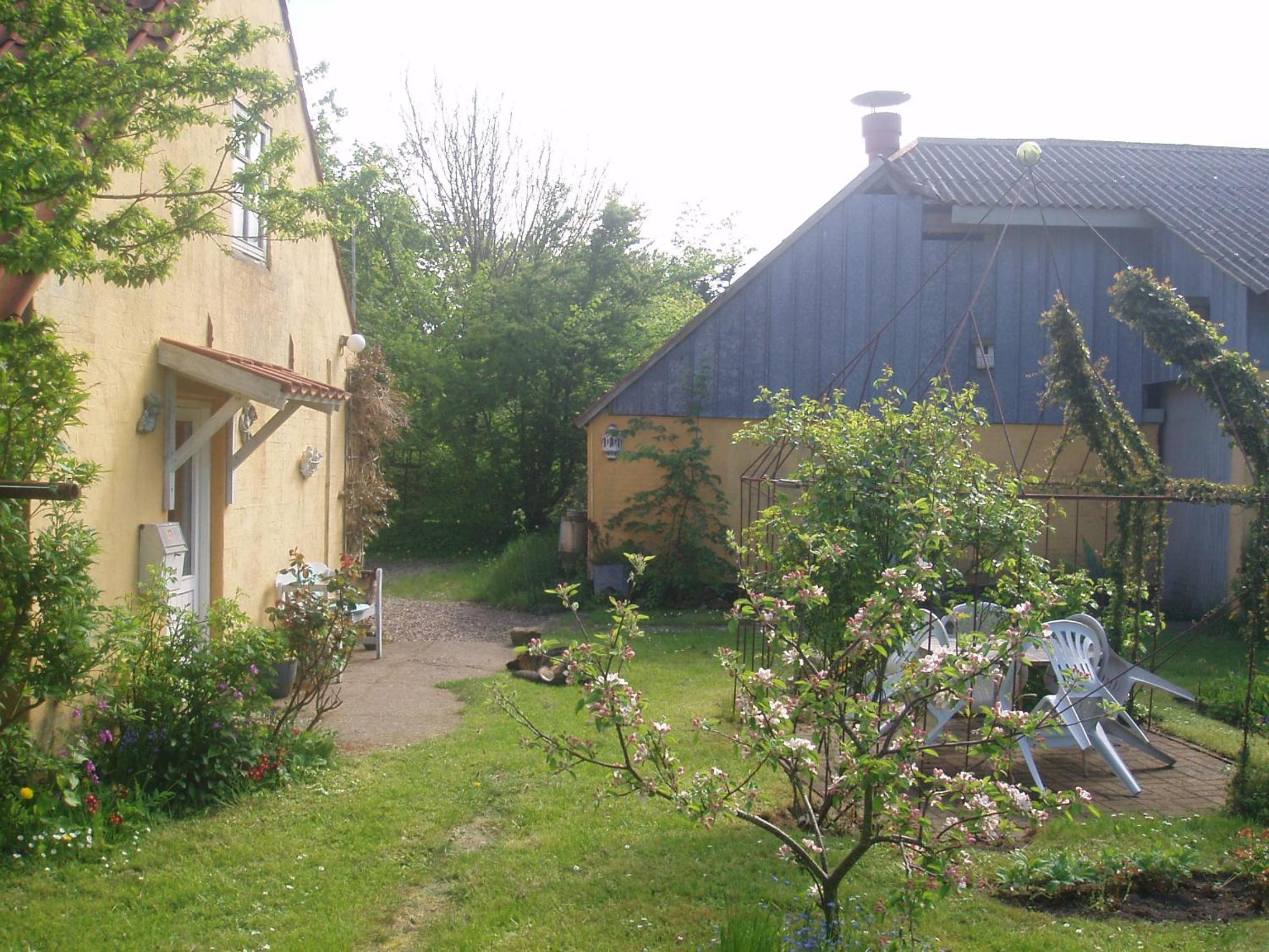 Country house view 3