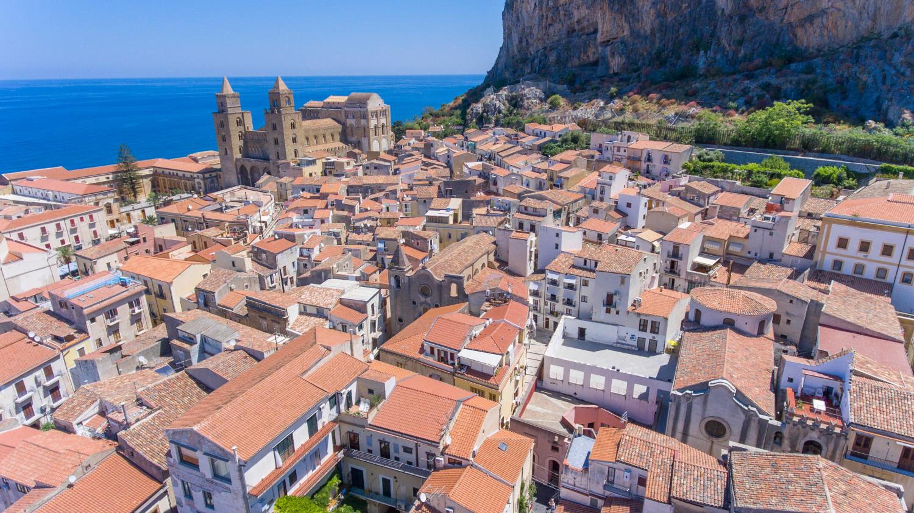 Cefalu in Blu