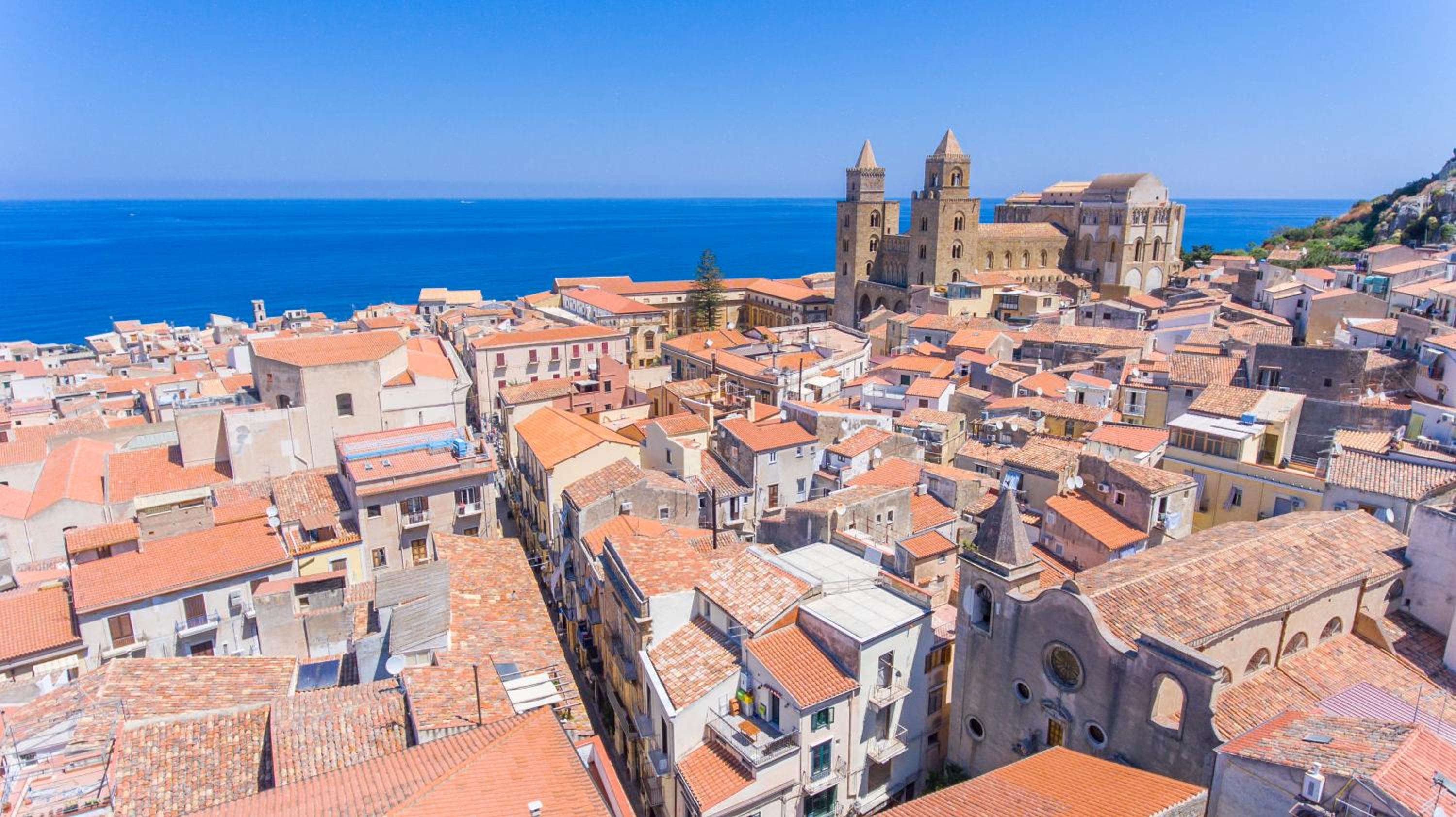 Cefalu in Blu
