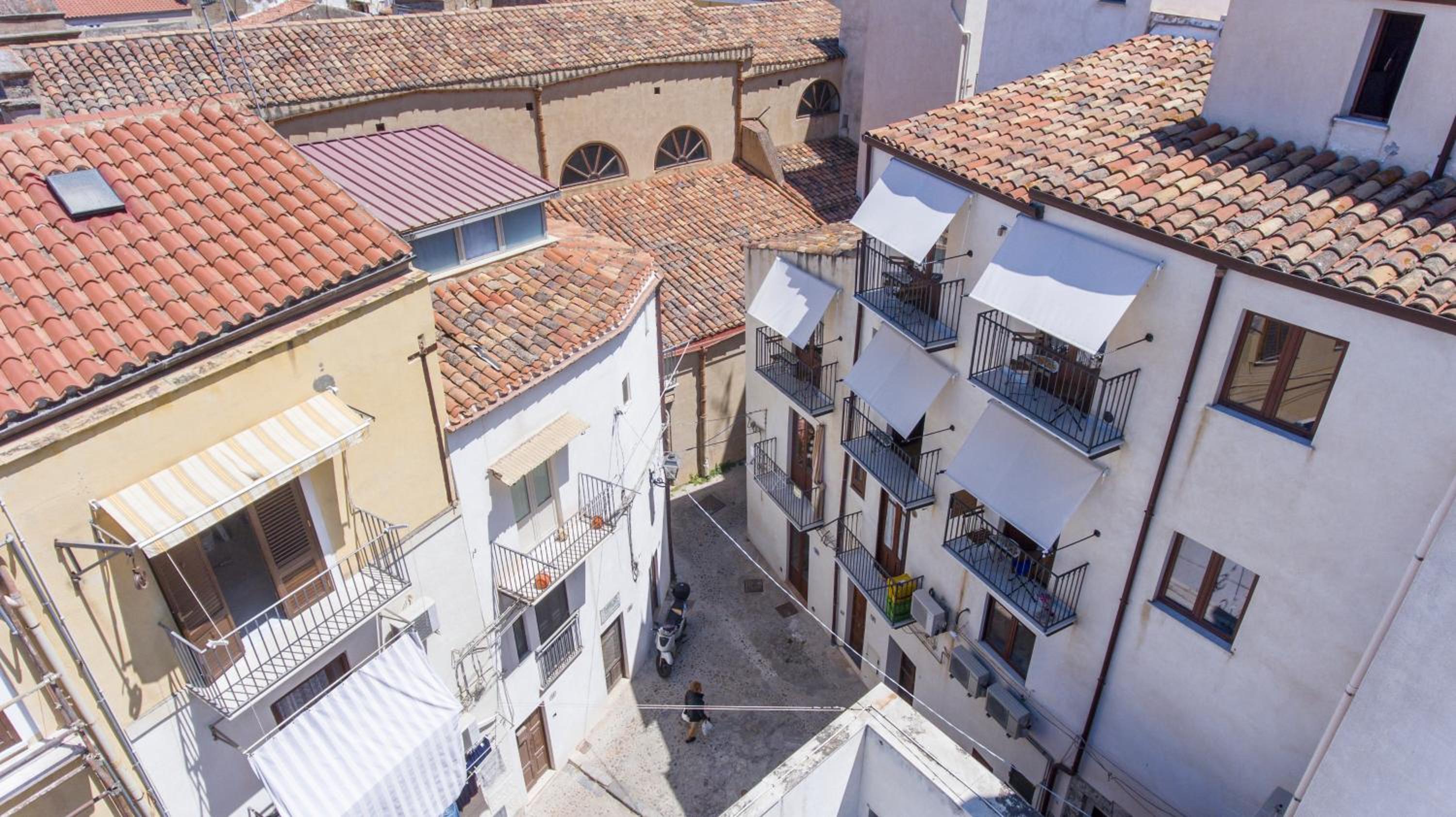Cefalu in Blu