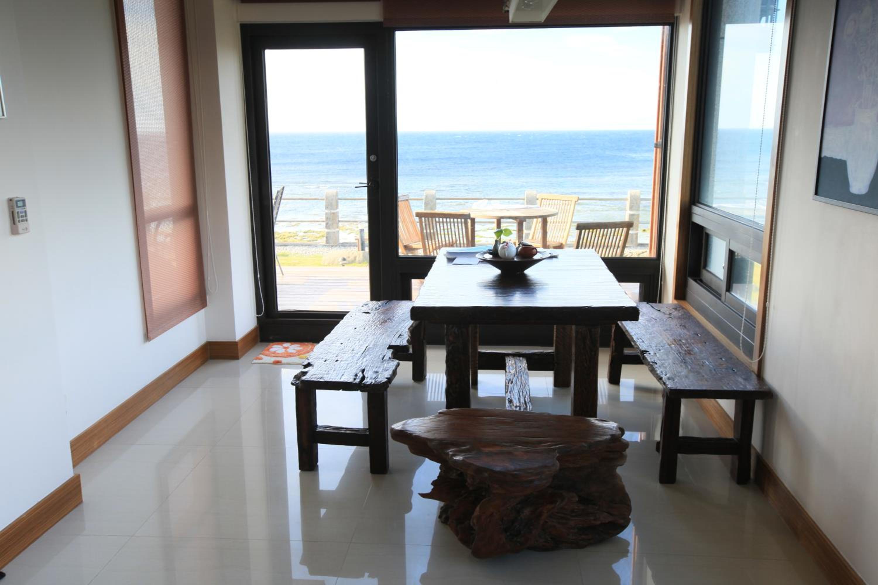 TORO Ocean front B&B view 3