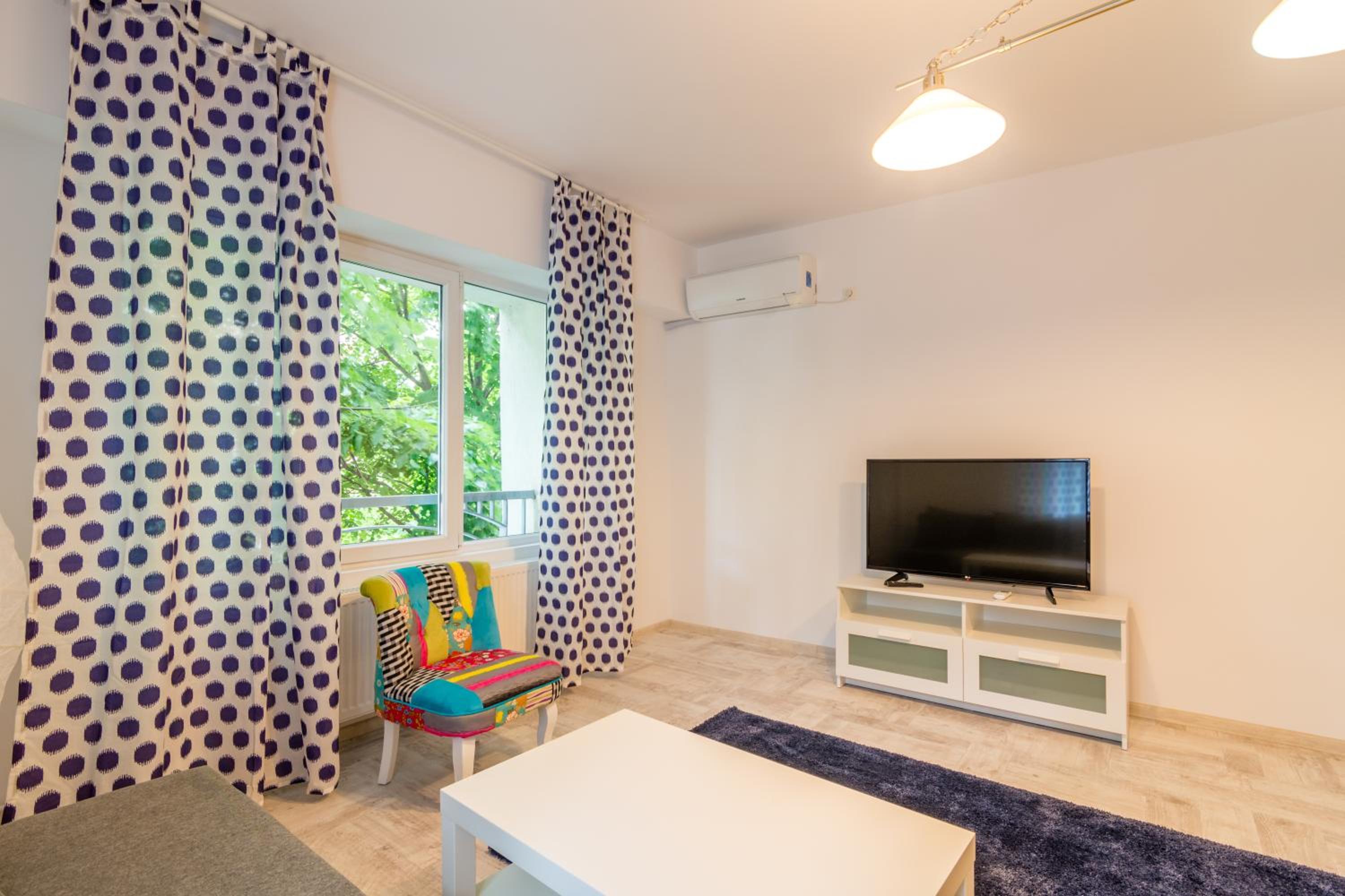 Modern Studio Close to Iancului Metro with WiFi view 3