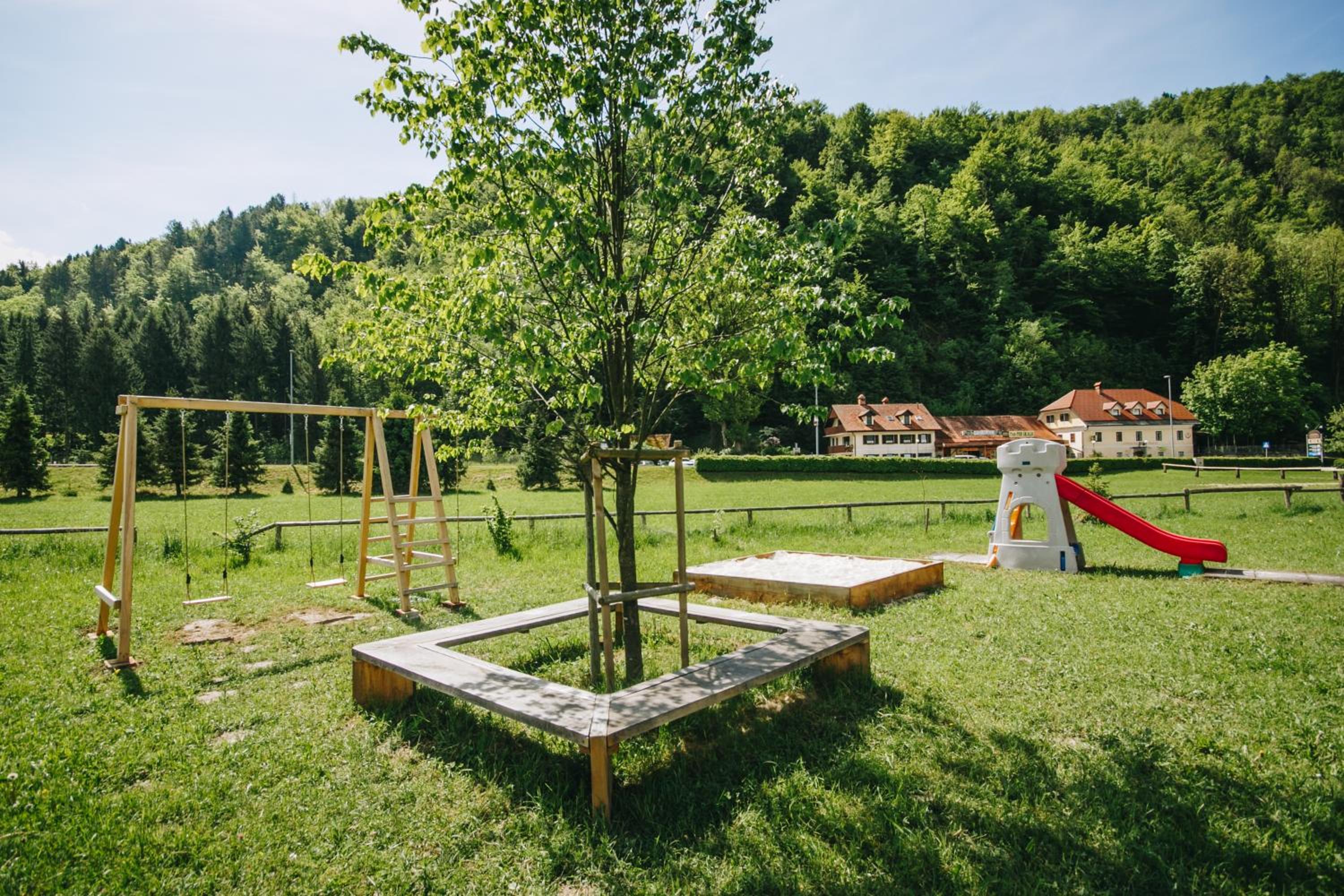 Počitniška hiška Pod Skalco view 5