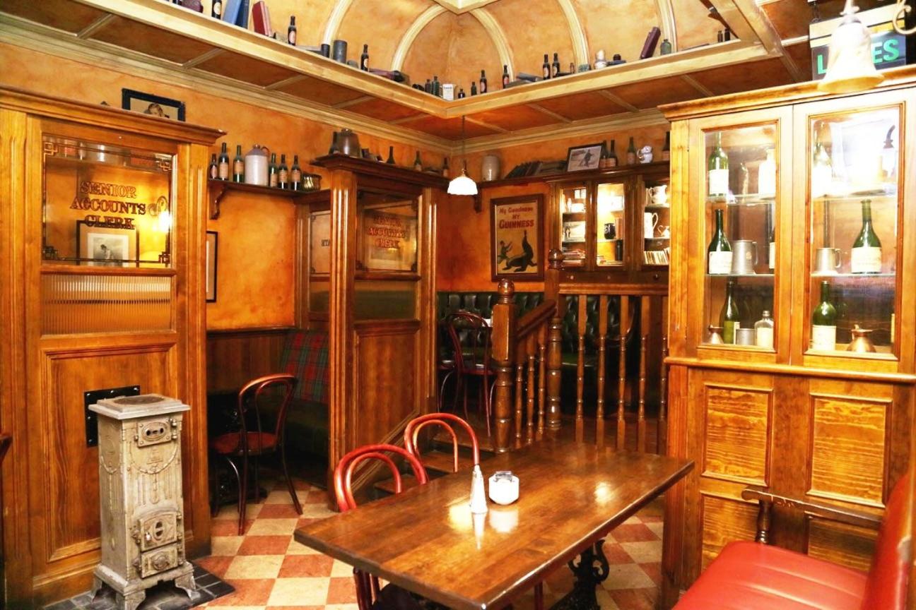 O'Neills Victorian Pub & Townhouse