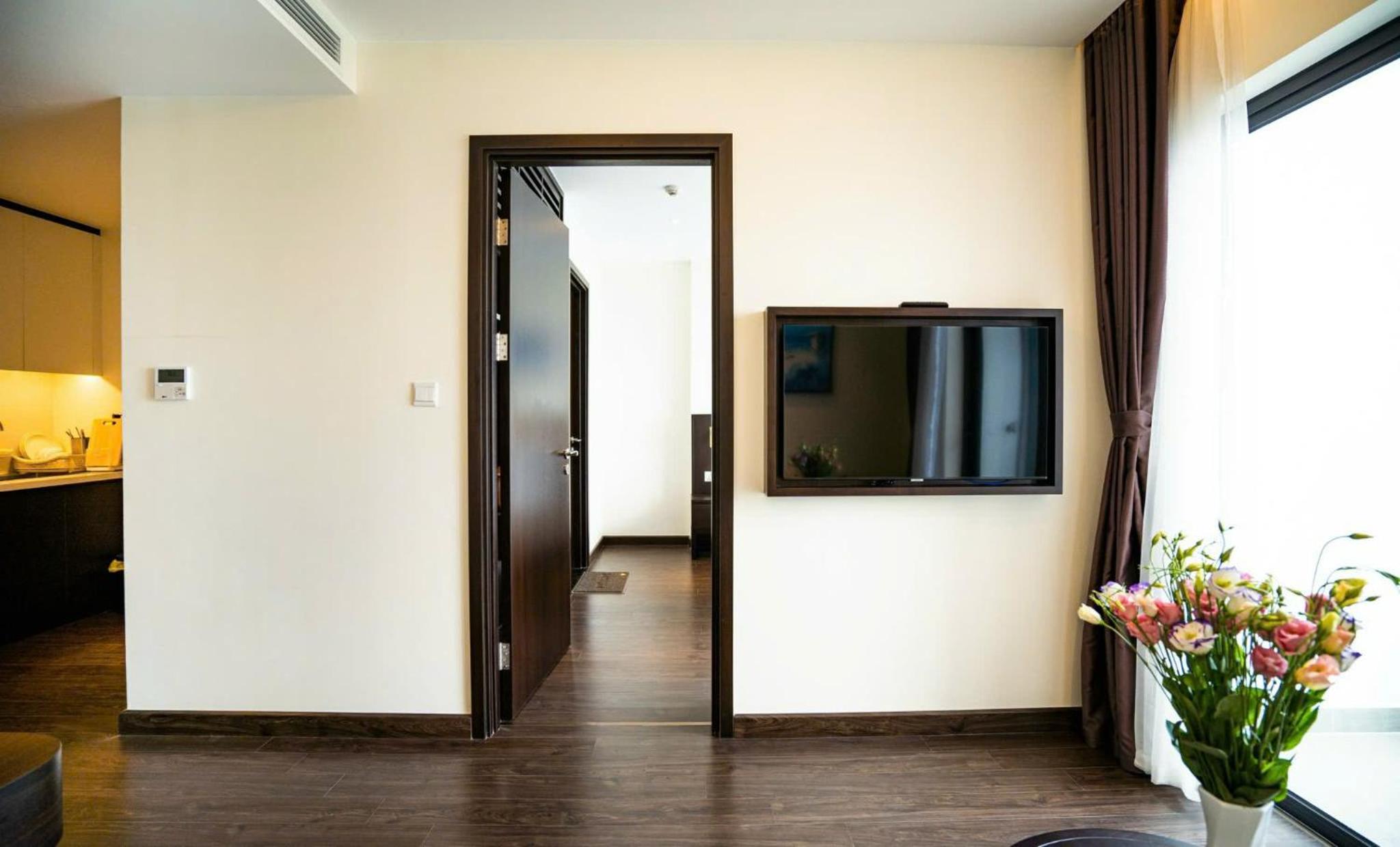 The Sapphire Resident S2