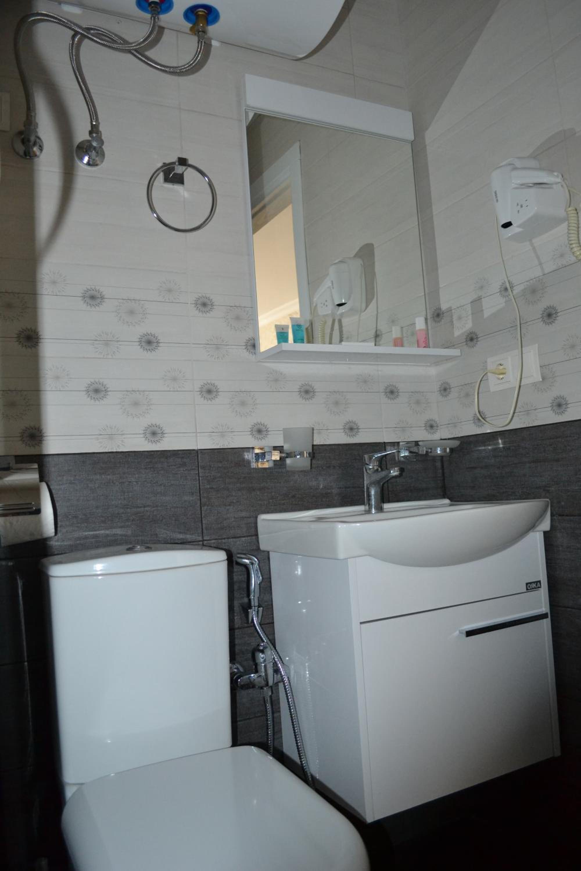 Photo 10