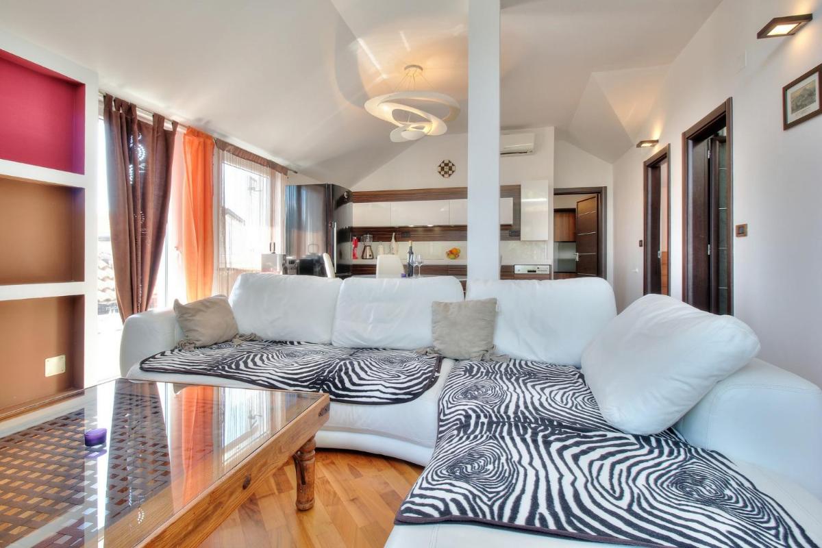 Apartments Suzy view 2