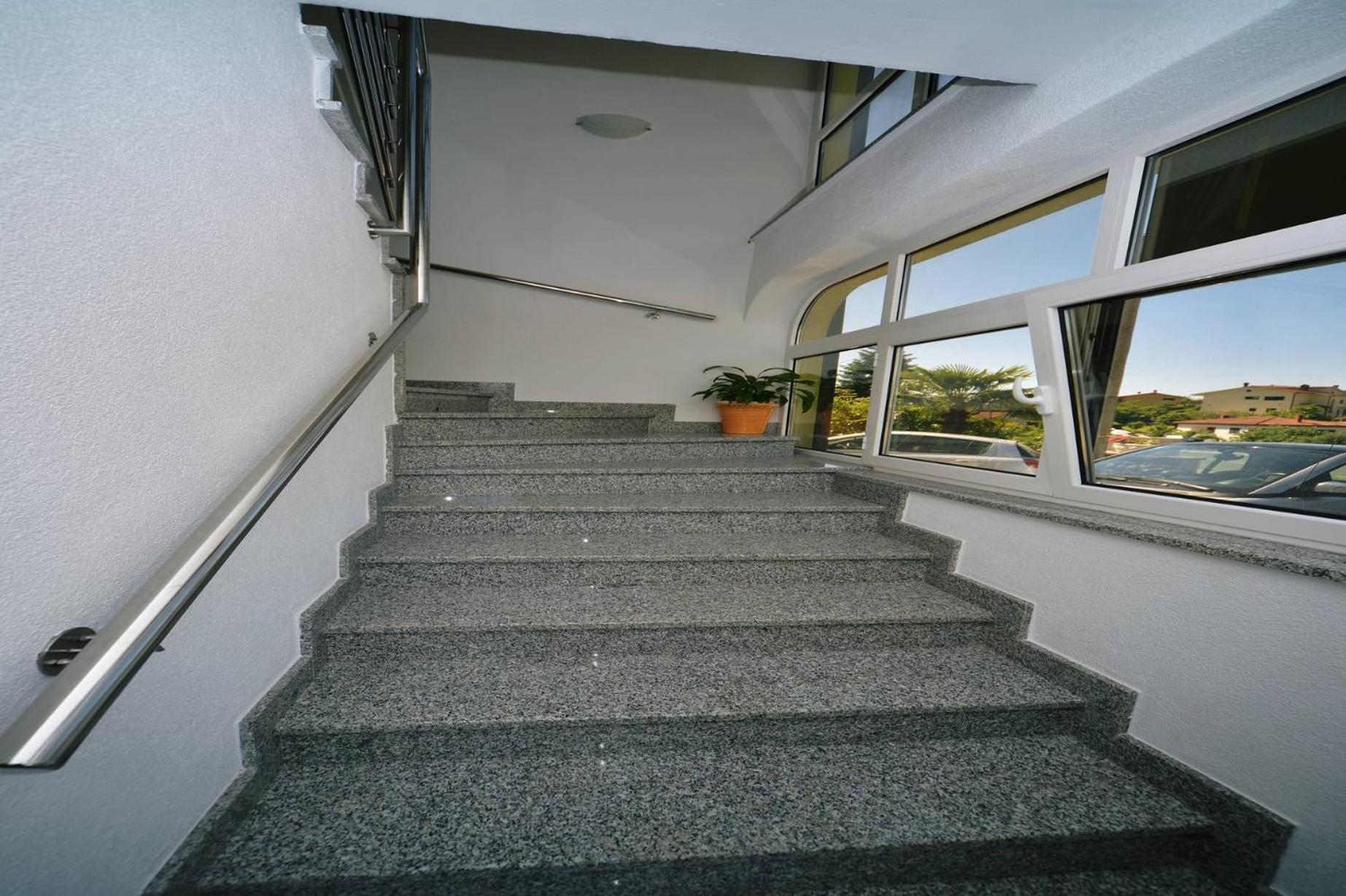 Apartments Mrkonja