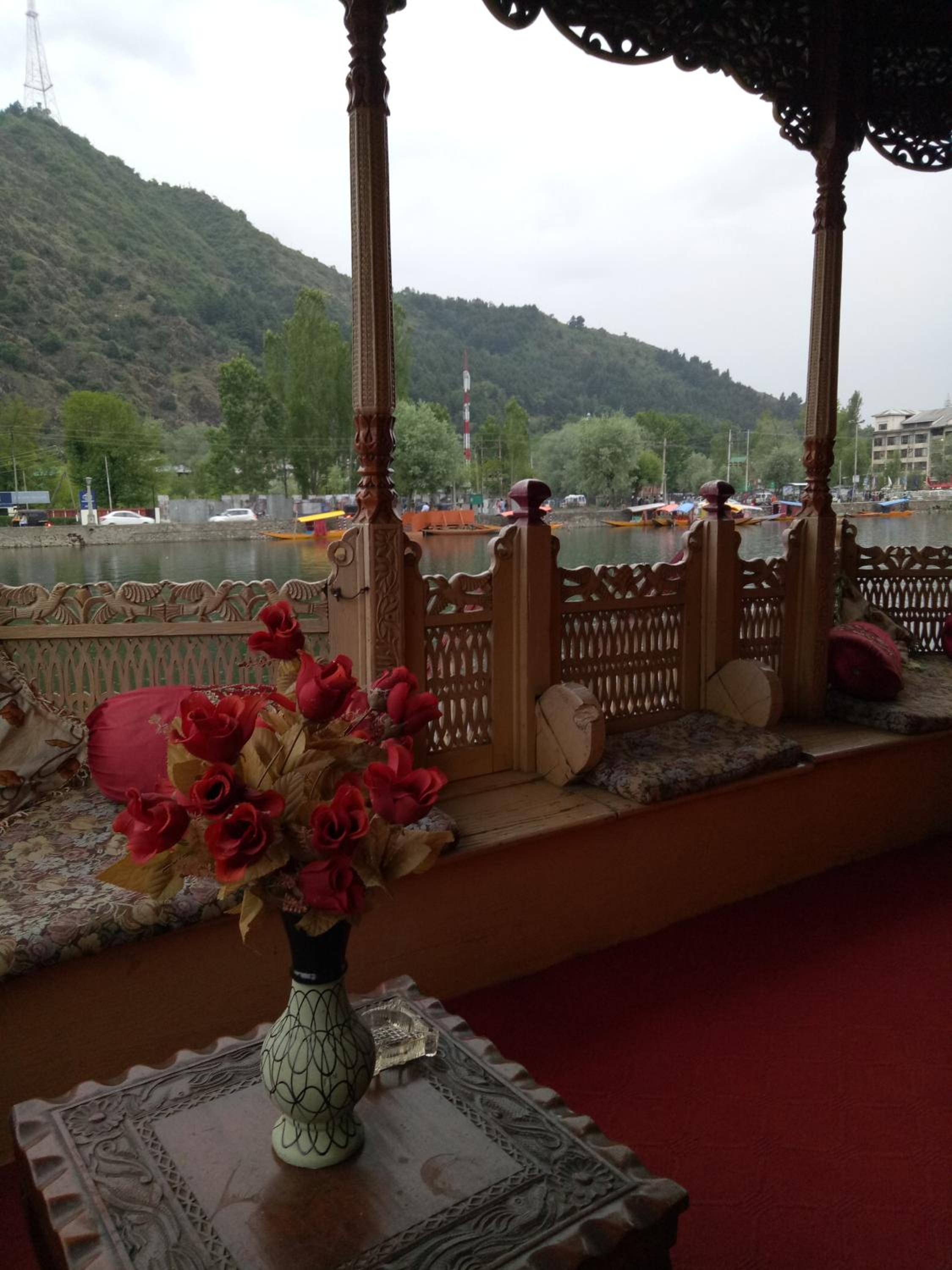 House Boat New Pala Palace