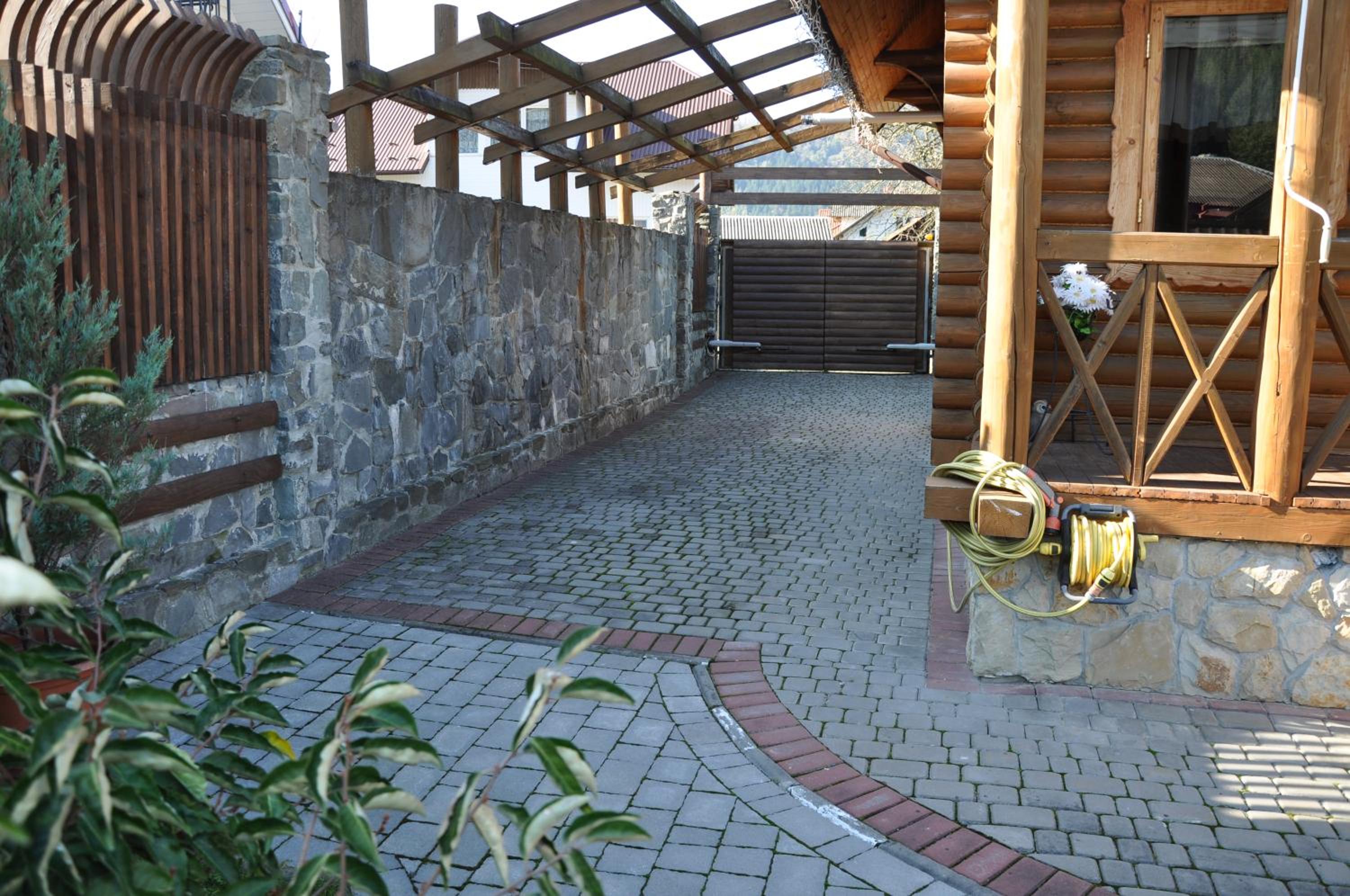 Cottage Smerekovyi view 4