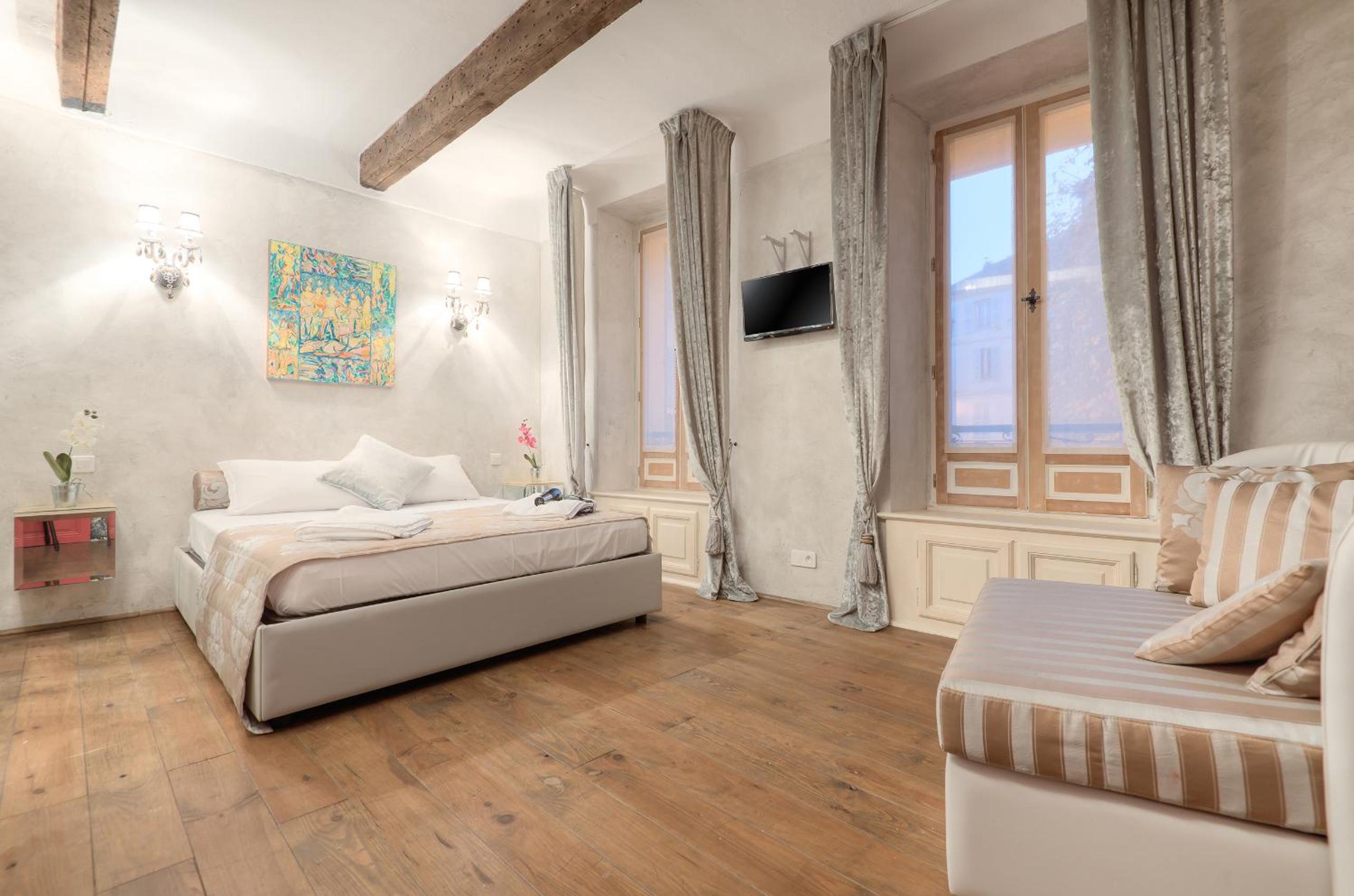 Charming house photo 2