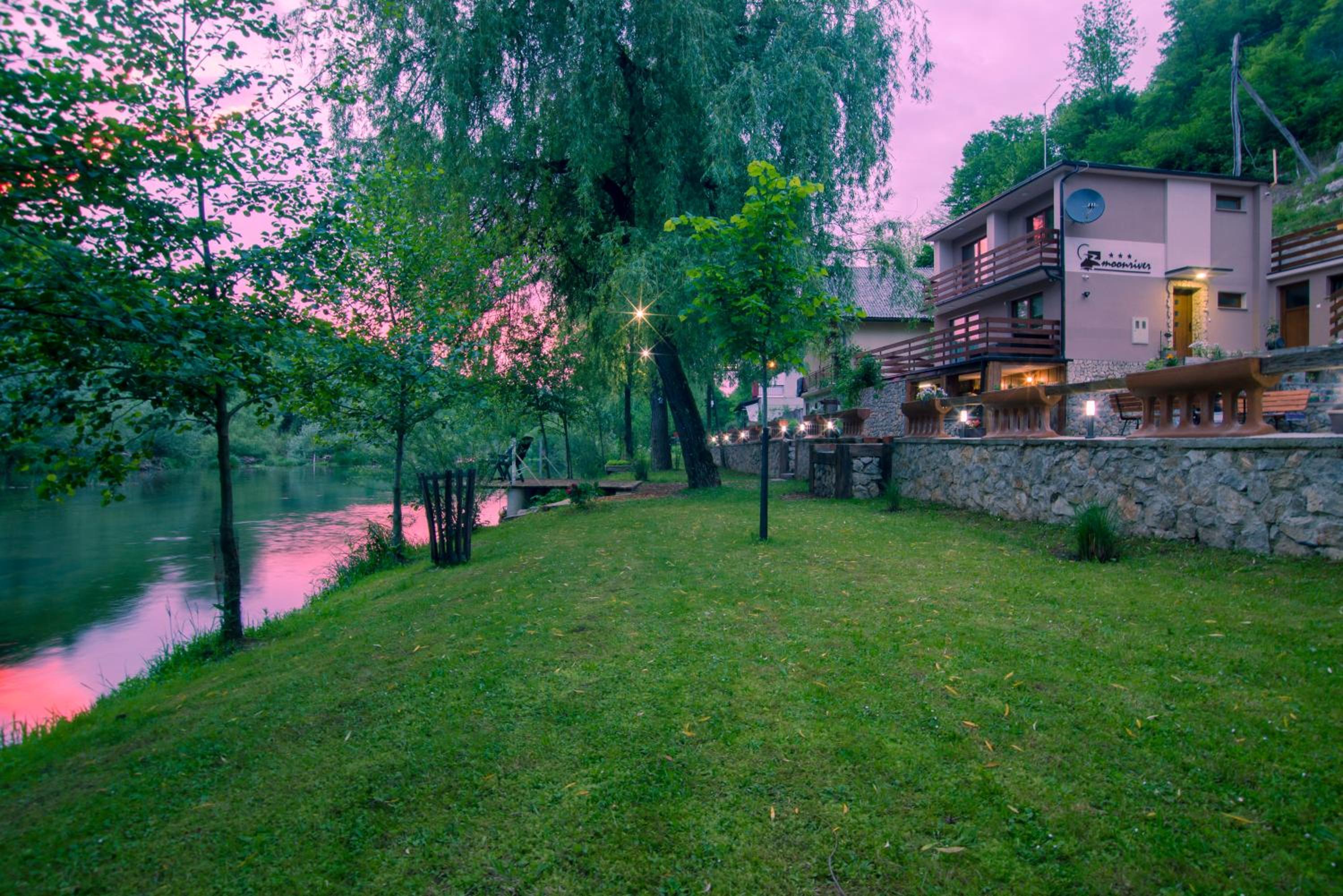 Moonriver Apartment