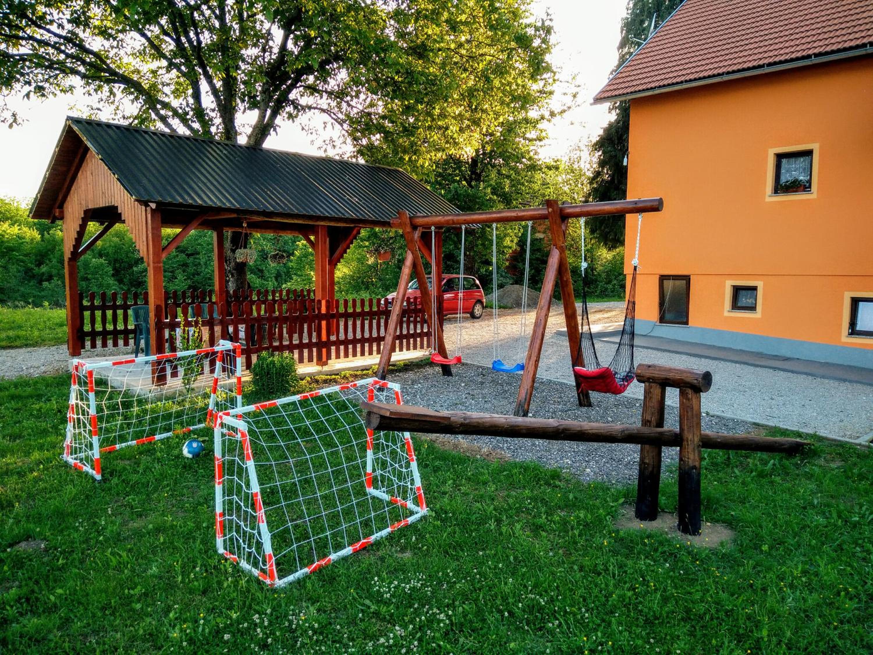 Photo 18