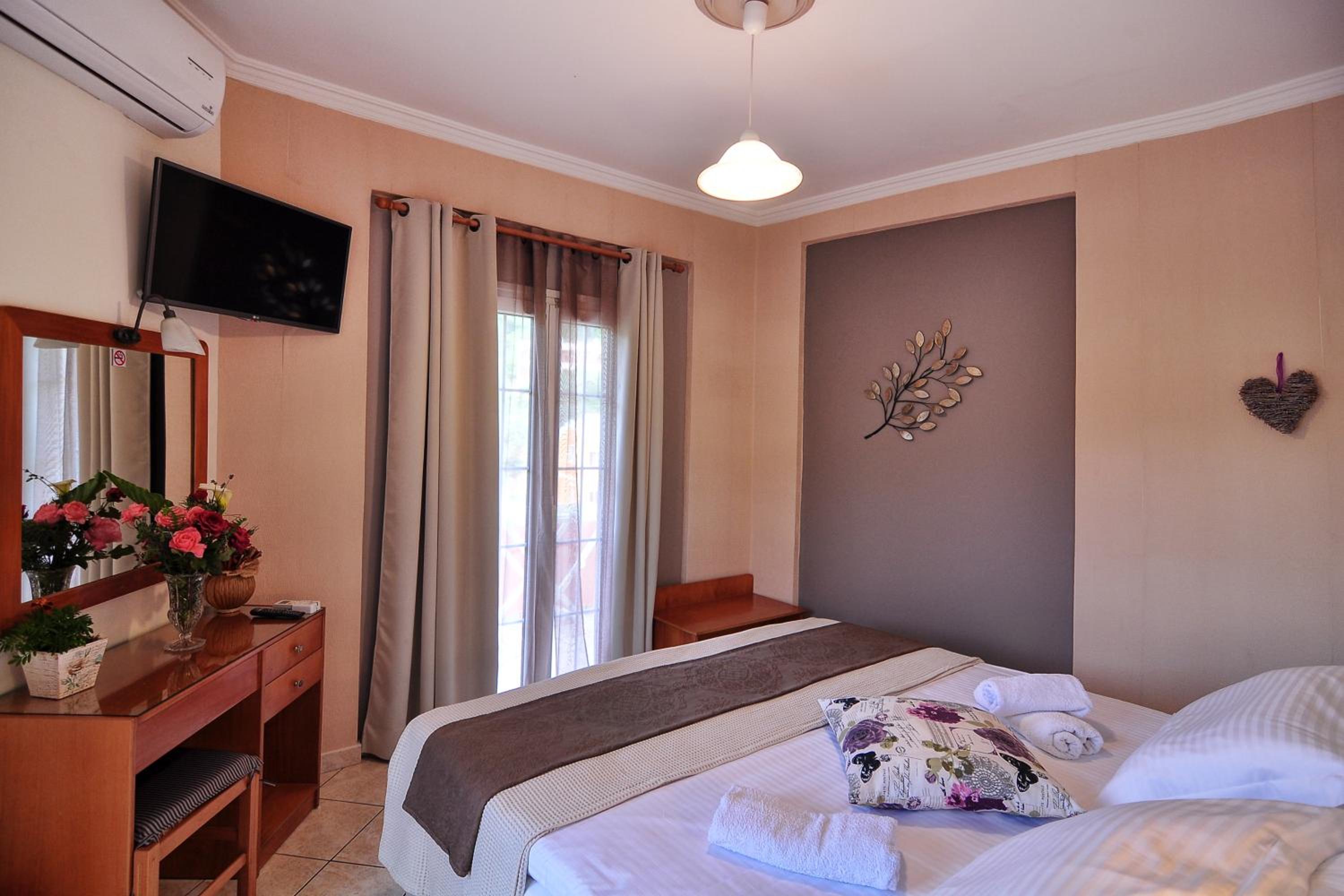 Rolandos Apartments view 2
