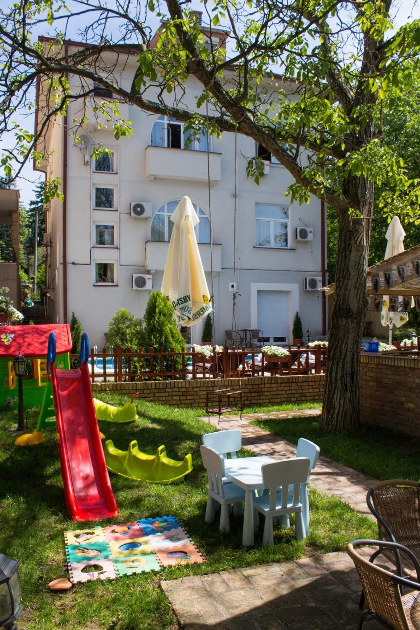 Villa Mystique