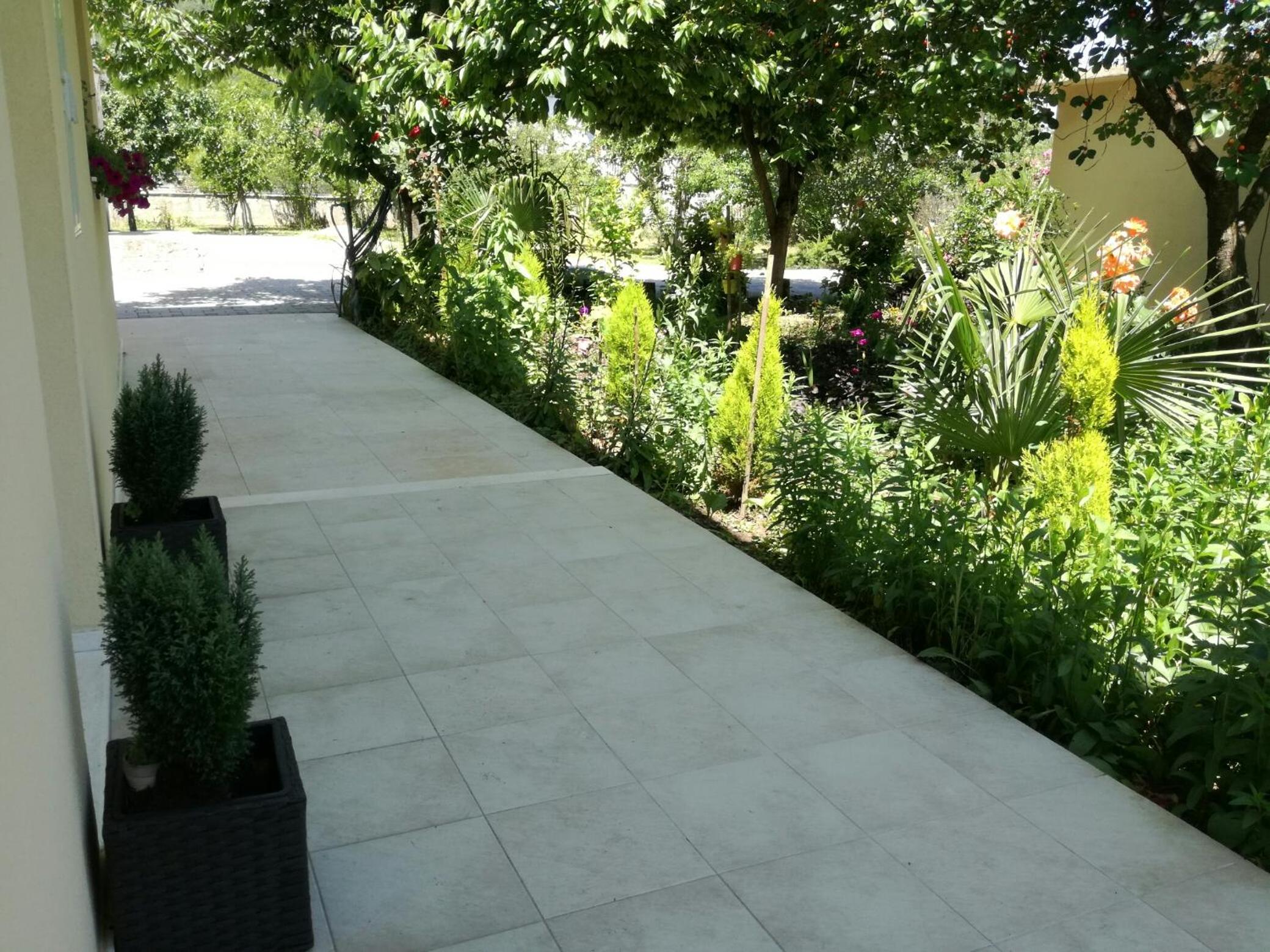 Riverside Guesthouse