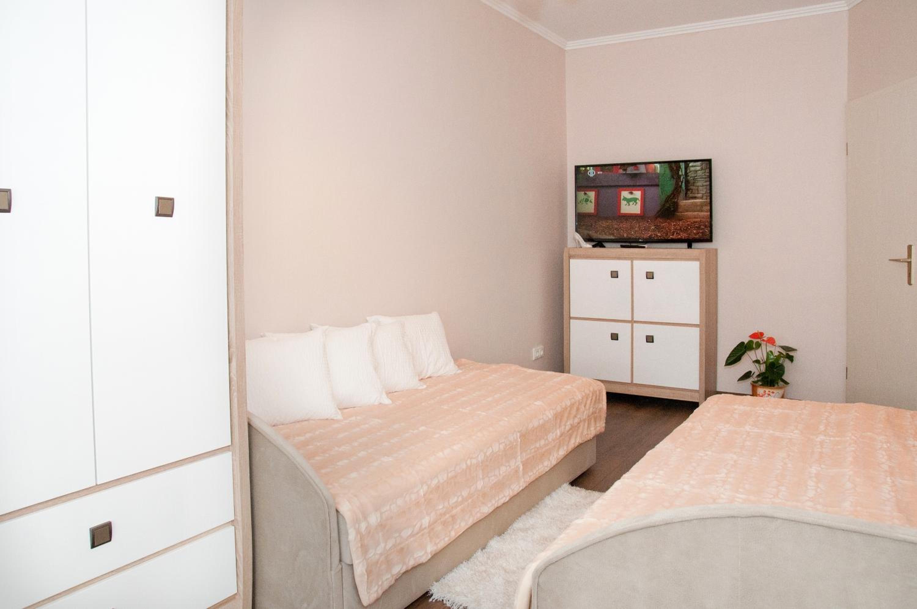 Ametiszt Apartman view 4