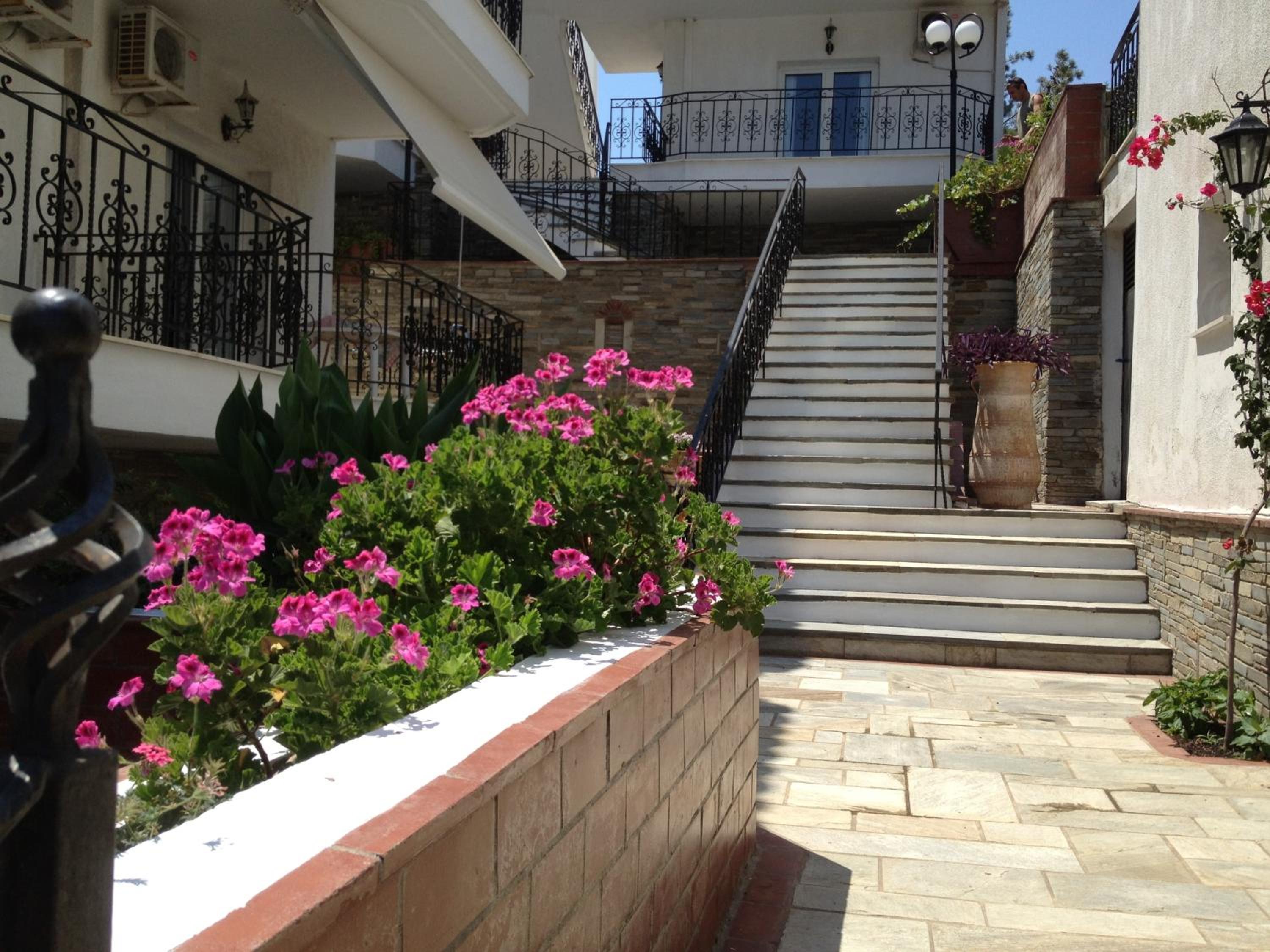 Lazaridis Luxury Studios & Apartments