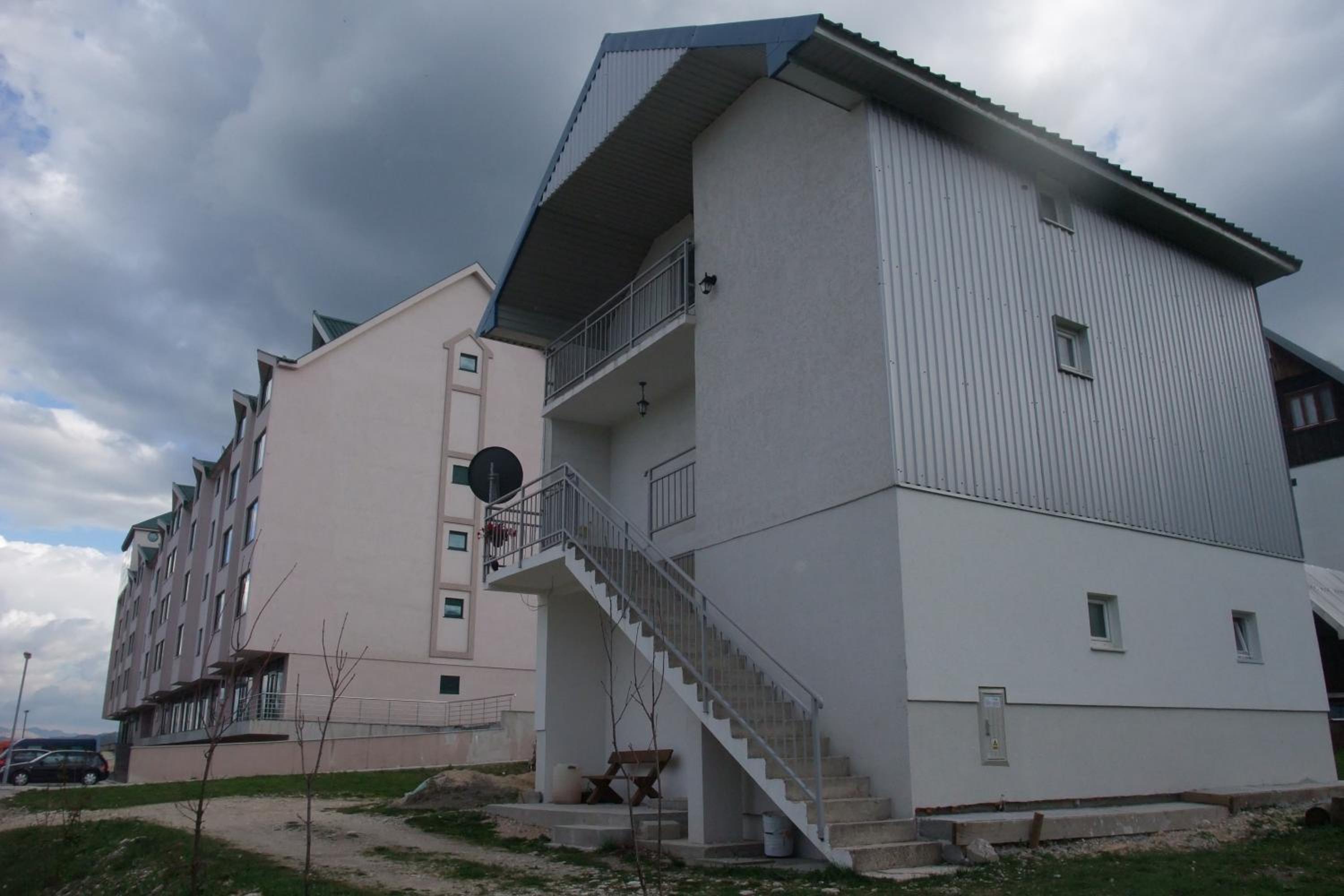 Hotel Apartman Lucija - Image 1