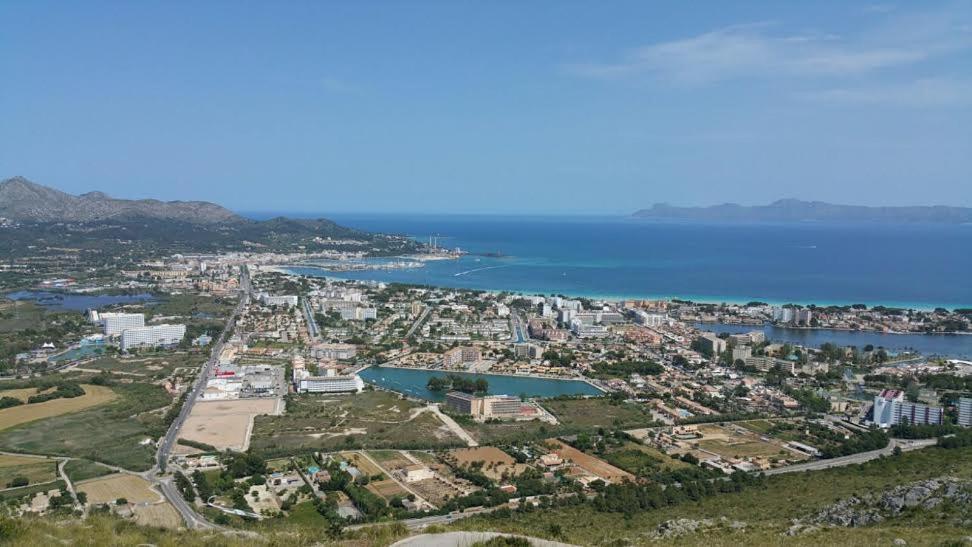 Villa Marcos Lago Esperanza view 2