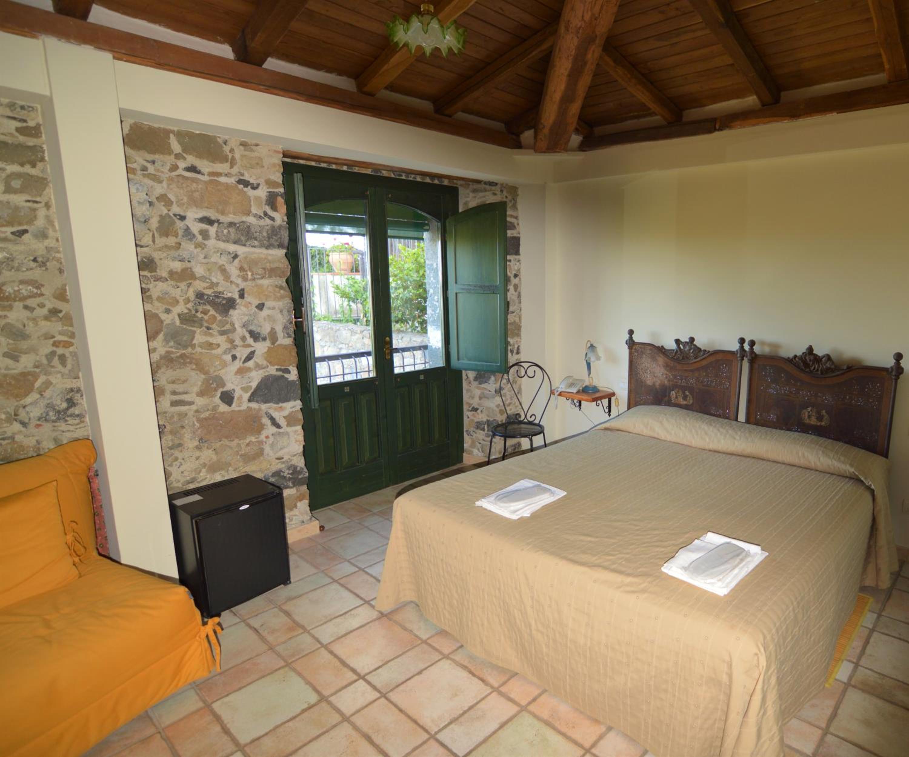 Antico Borgo Etneo Country Hotel
