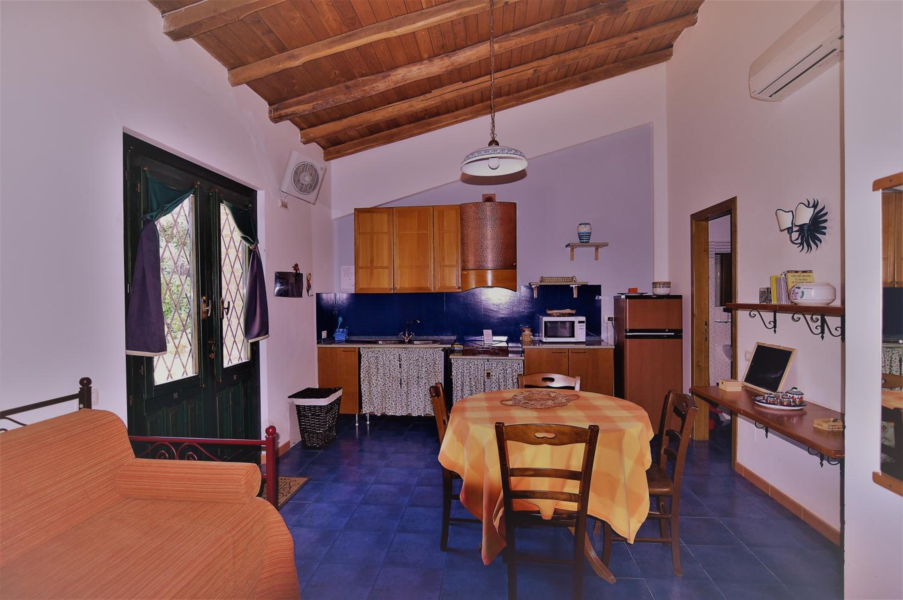 Antico Borgo Etneo Country Hotel